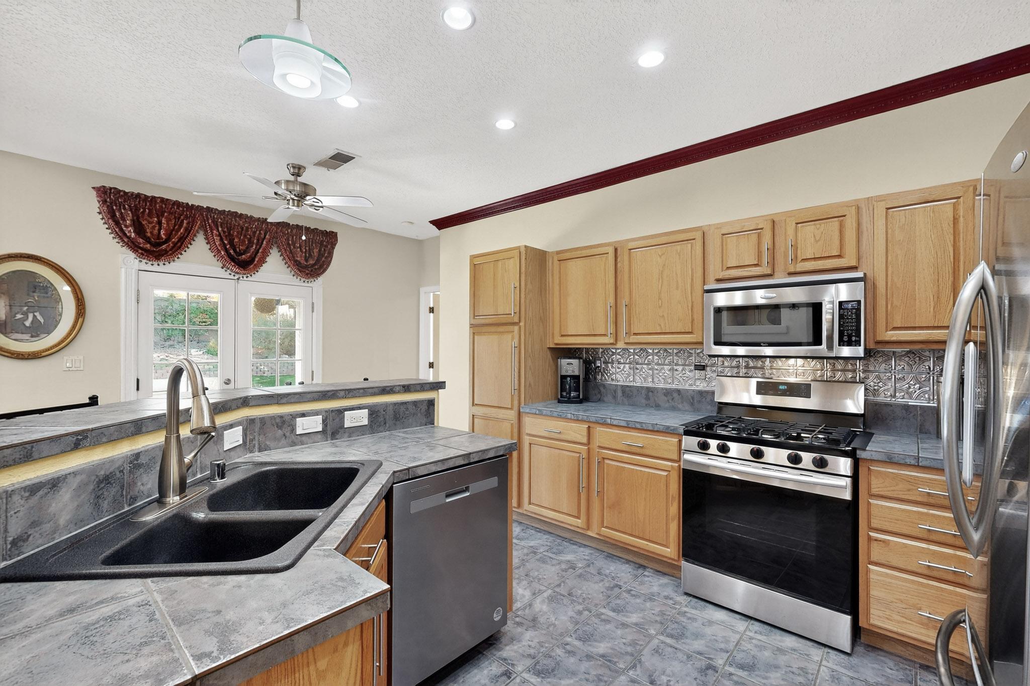 10101 Showlow Street NW