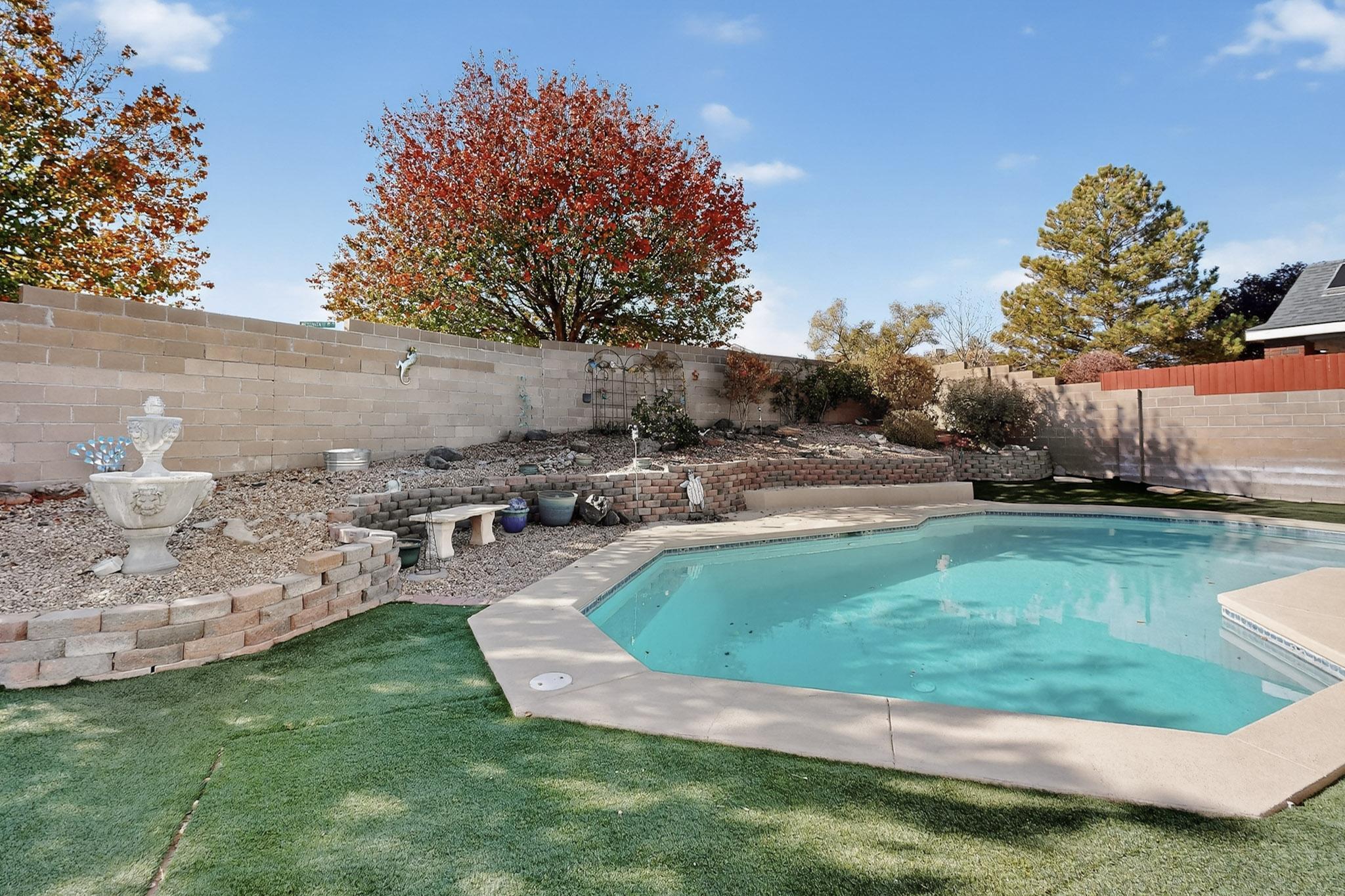 10101 Showlow Street NW