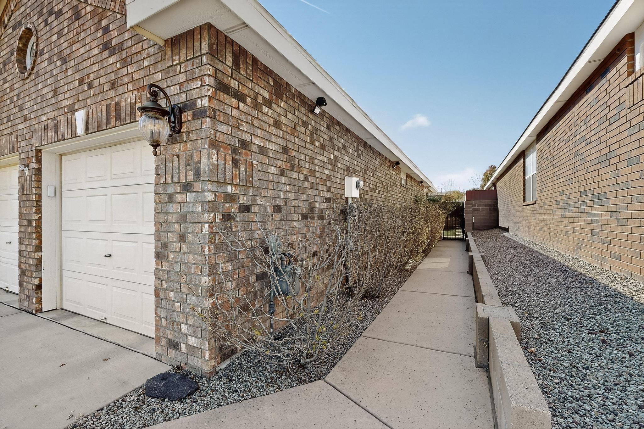 10101 Showlow Street NW