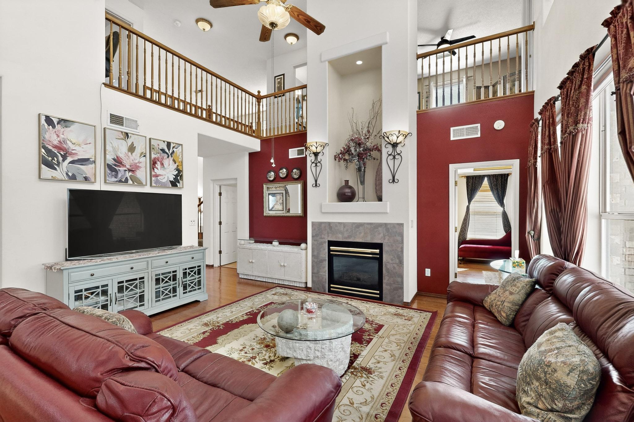 10101 Showlow Street NW