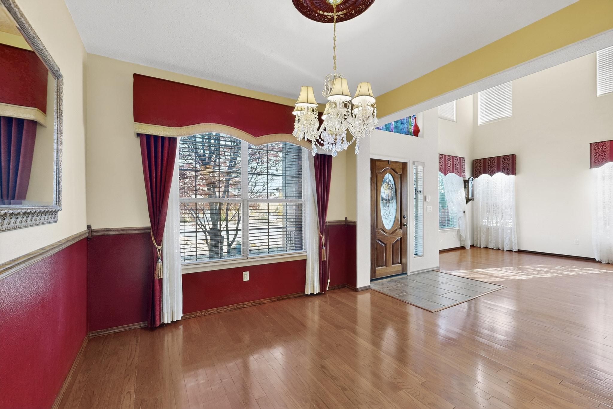 10101 Showlow Street NW