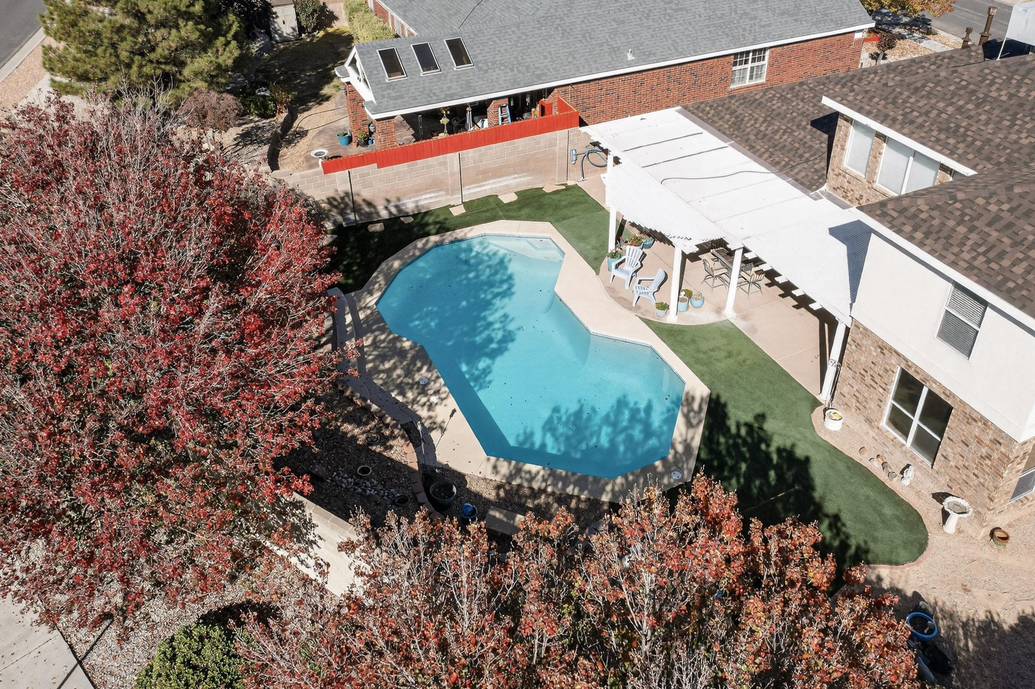 10101 Showlow Street NW