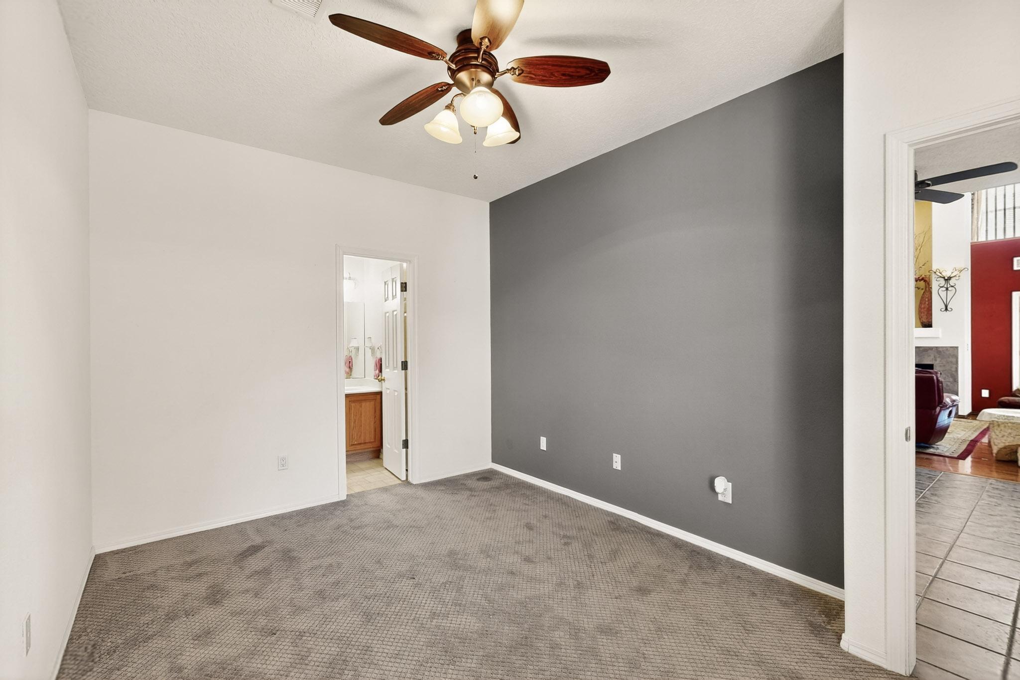 10101 Showlow Street NW