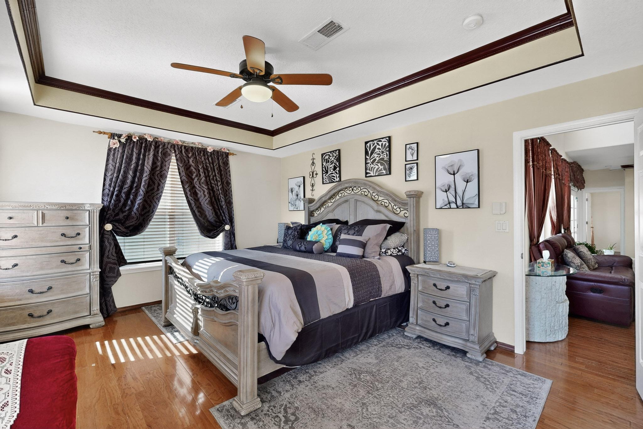 10101 Showlow Street NW