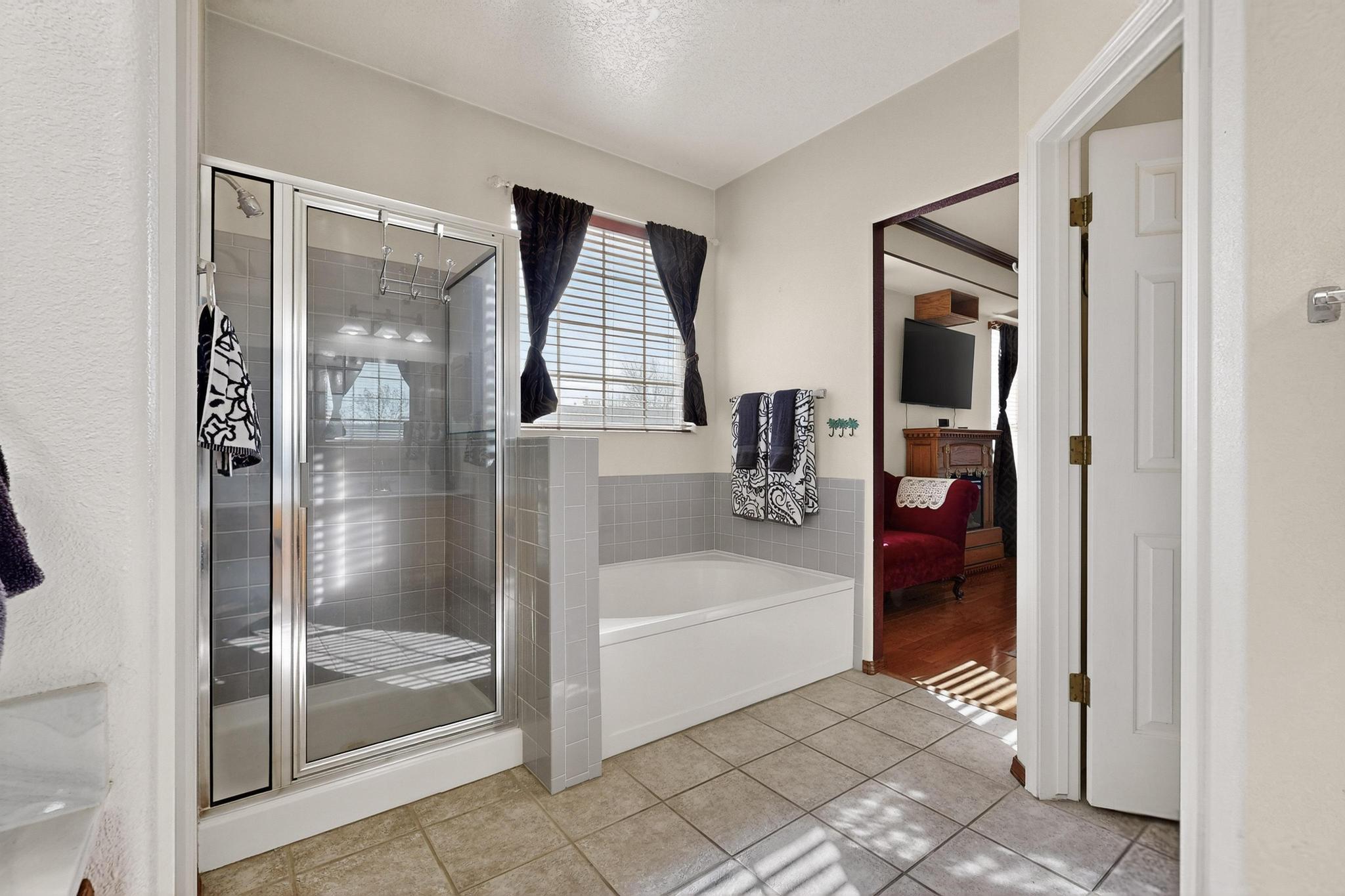 10101 Showlow Street NW