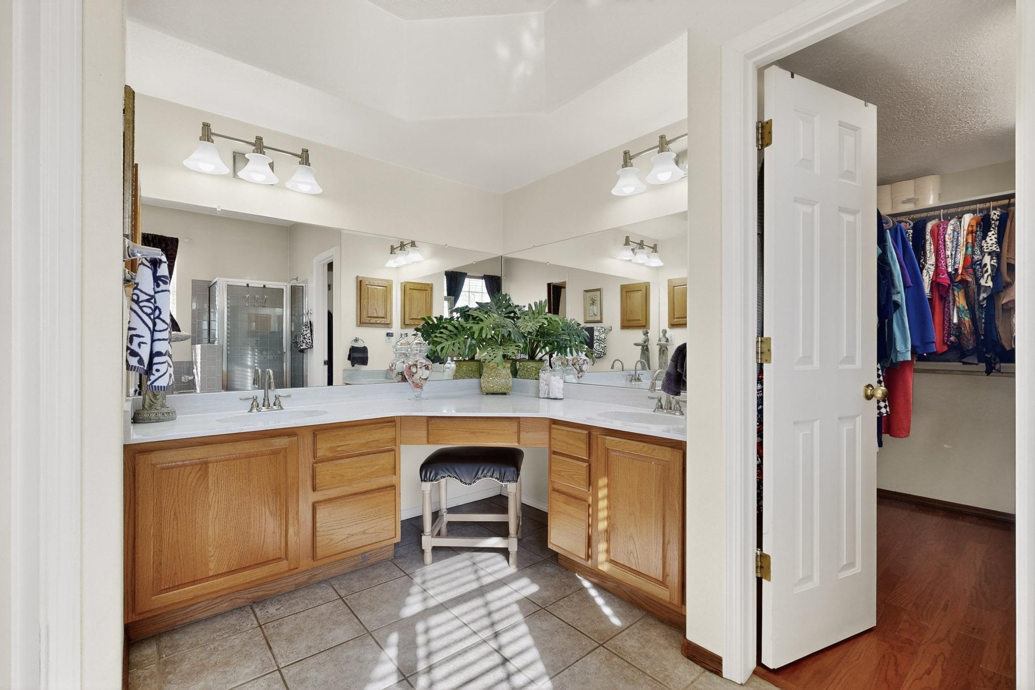 10101 Showlow Street NW