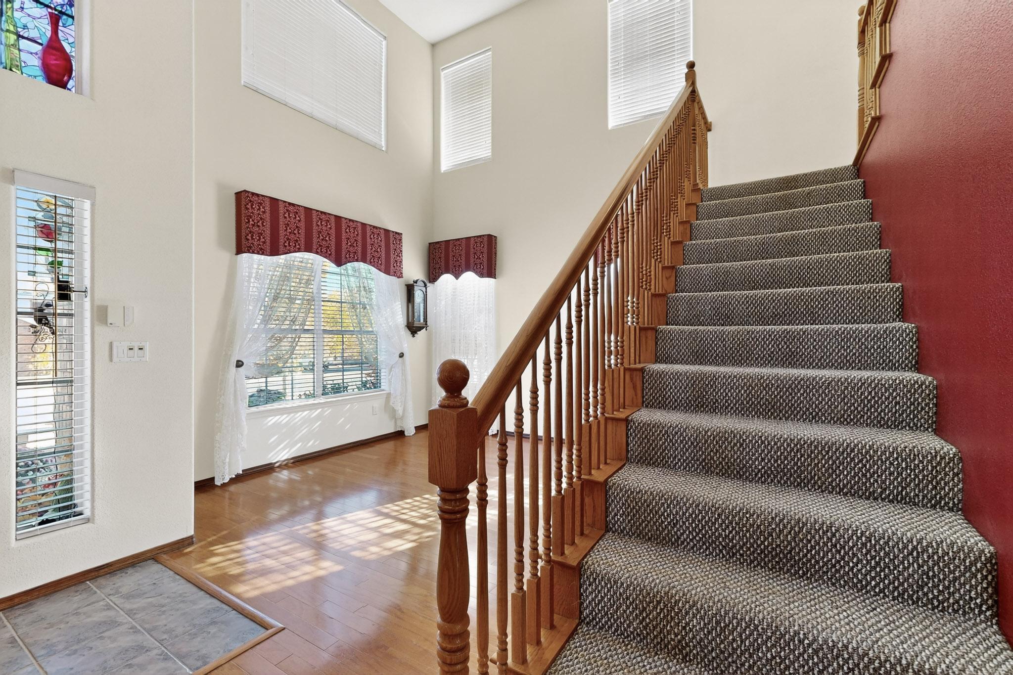 10101 Showlow Street NW