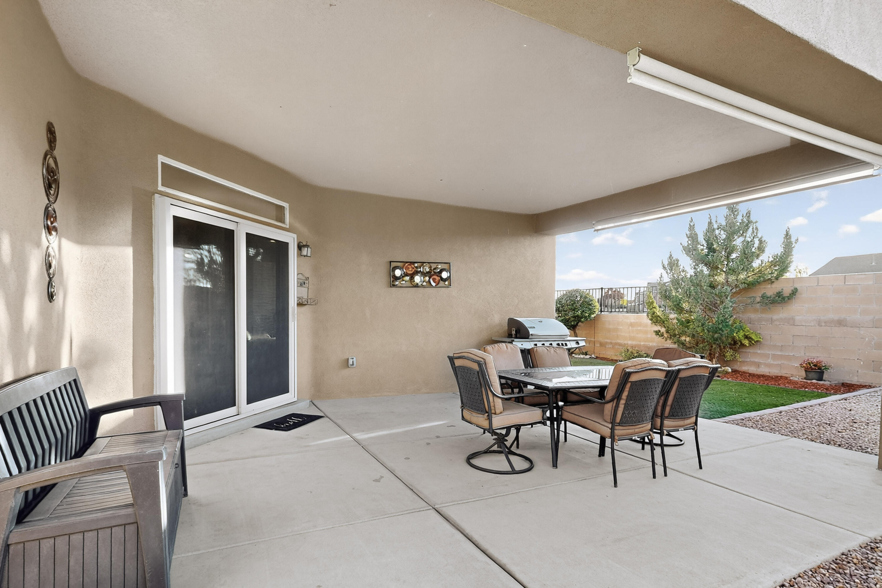 1805 Vista De Colinas Drive SE