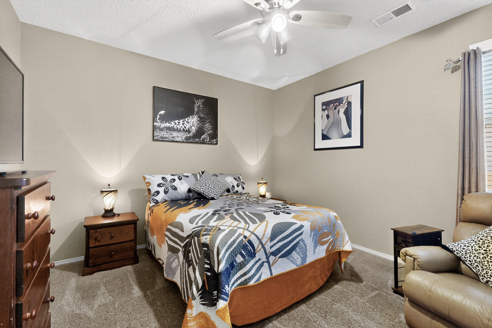 1805 Vista De Colinas Drive SE