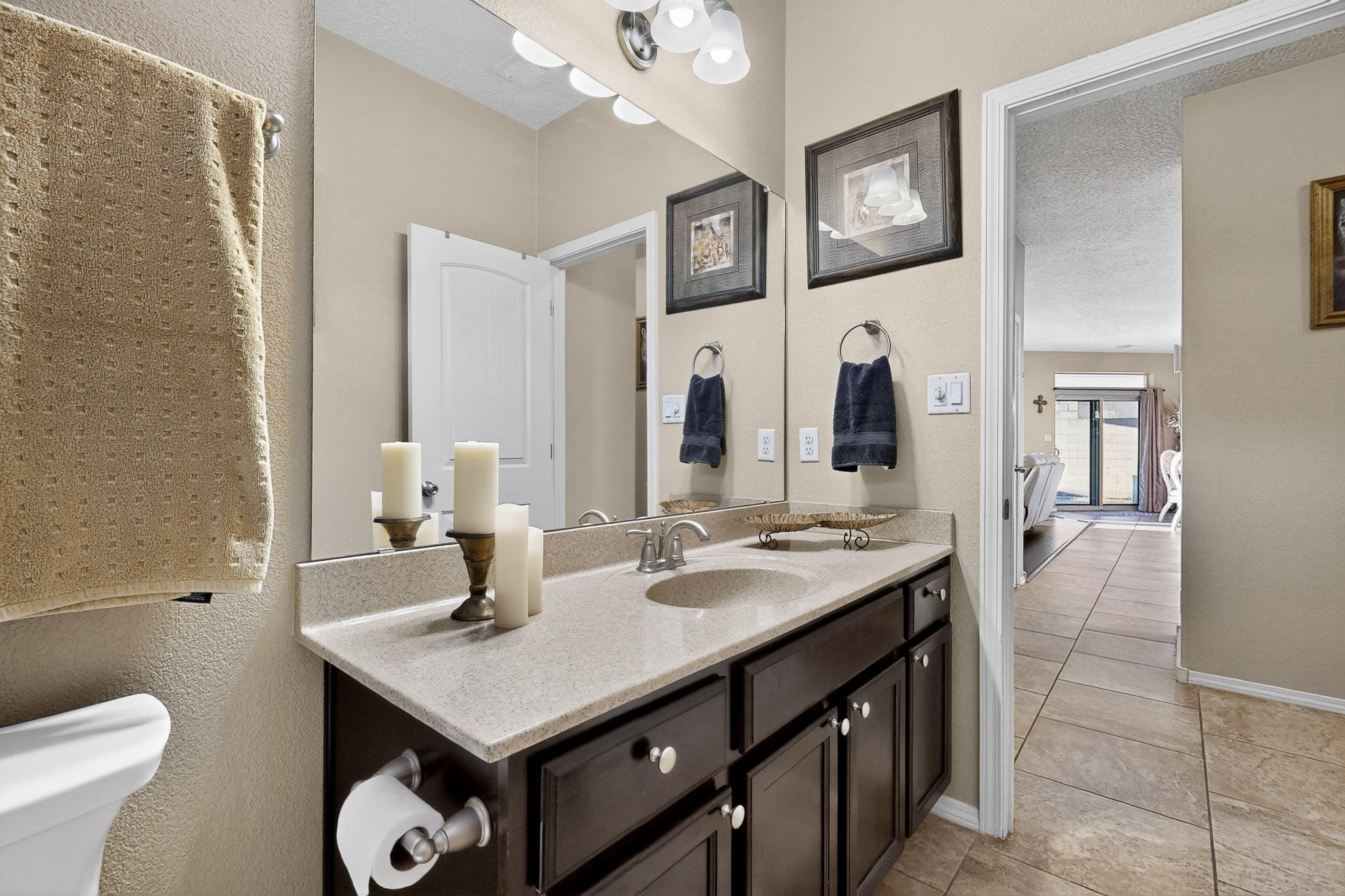 1805 Vista De Colinas Drive SE