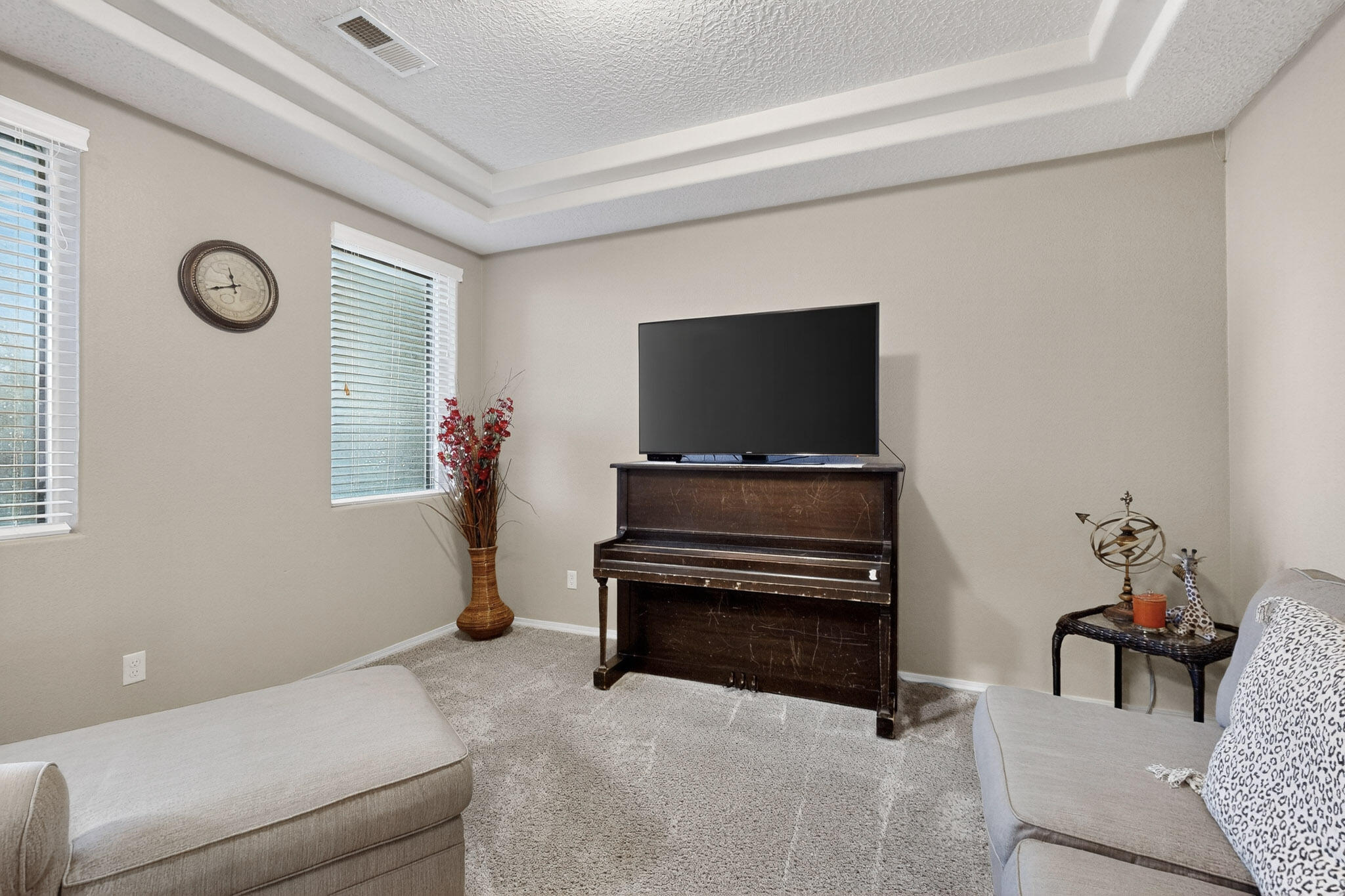 1805 Vista De Colinas Drive SE