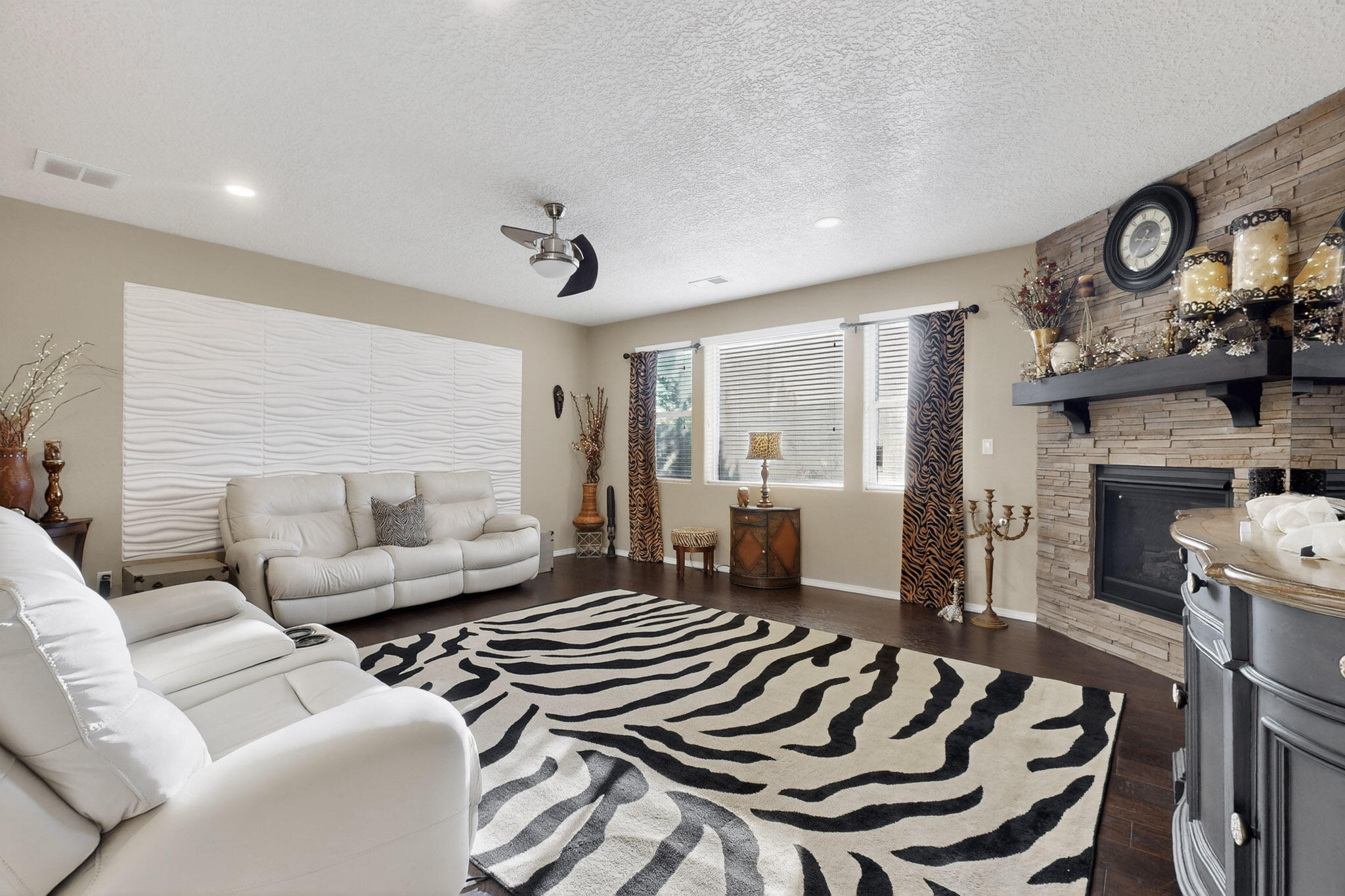 1805 Vista De Colinas Drive SE