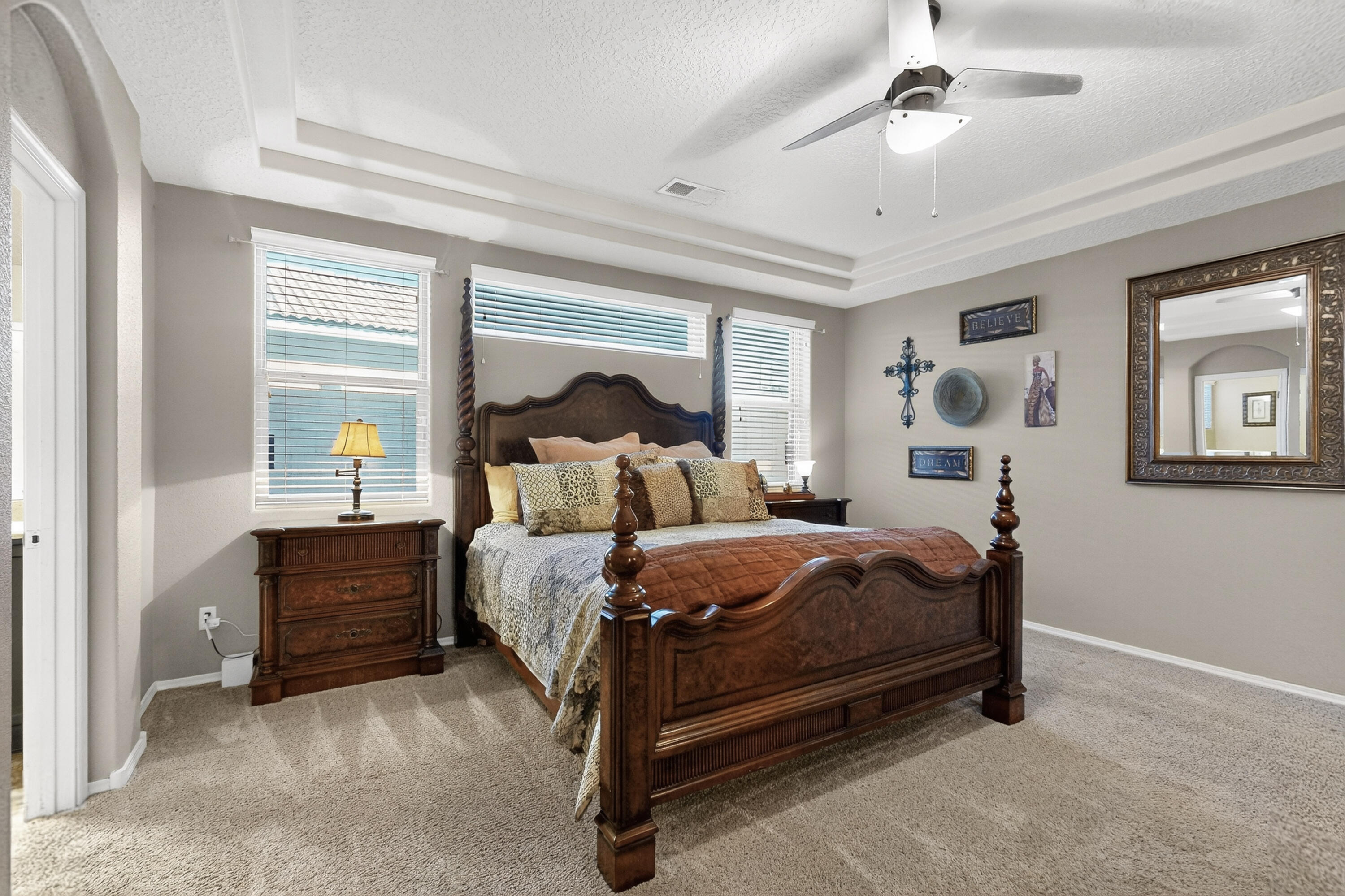 1805 Vista De Colinas Drive SE