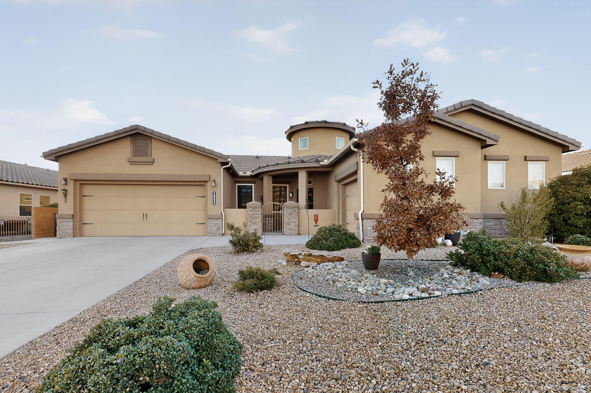 1805 Vista De Colinas Drive SE