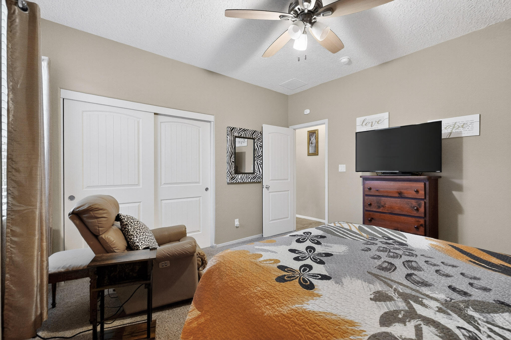 1805 Vista De Colinas Drive SE