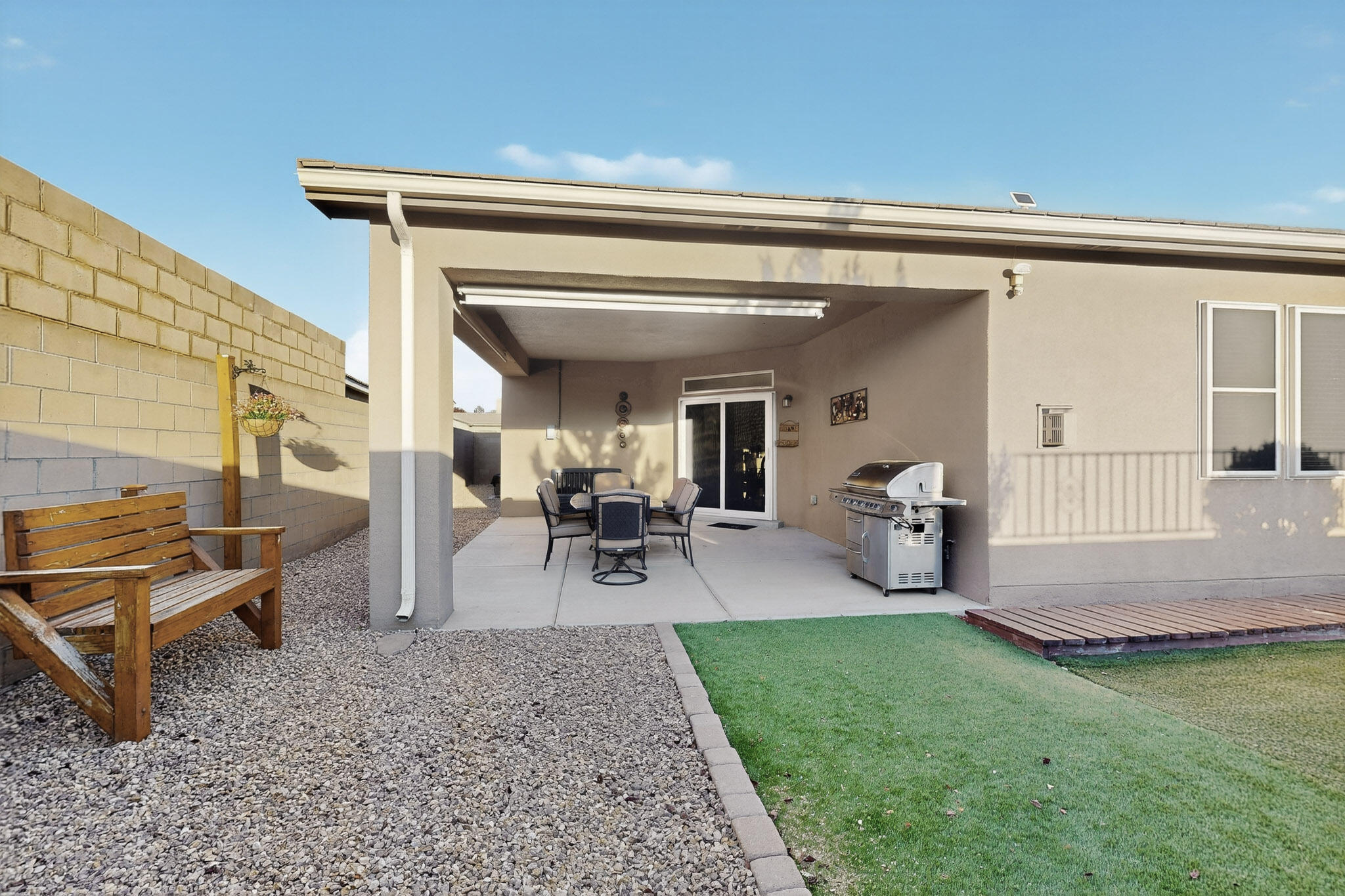 1805 Vista De Colinas Drive SE