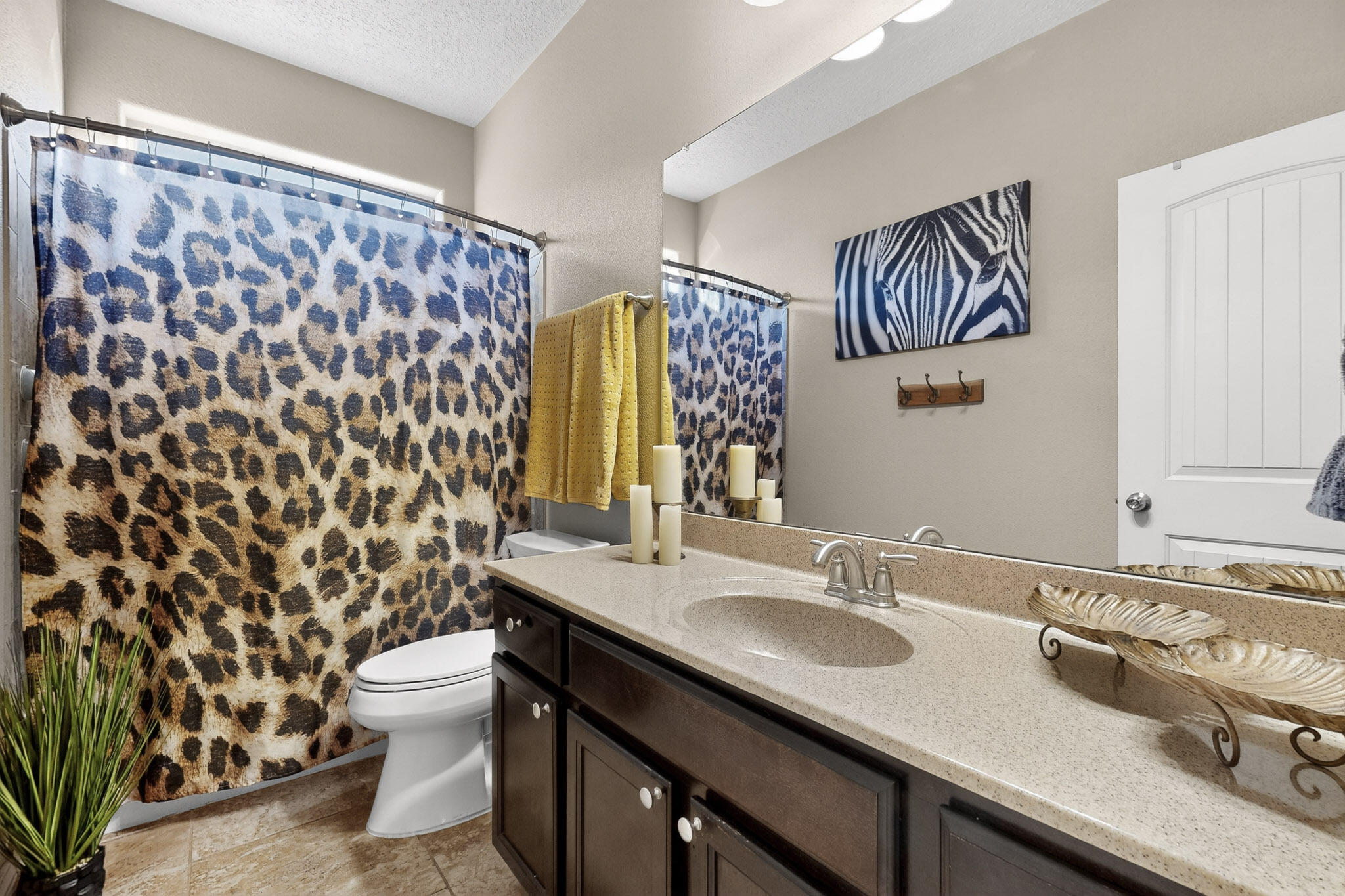 1805 Vista De Colinas Drive SE