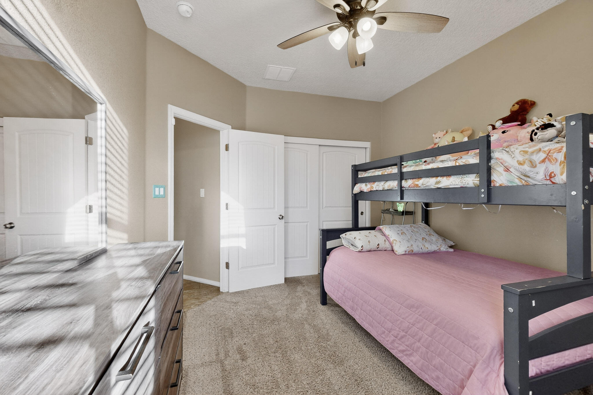 1805 Vista De Colinas Drive SE