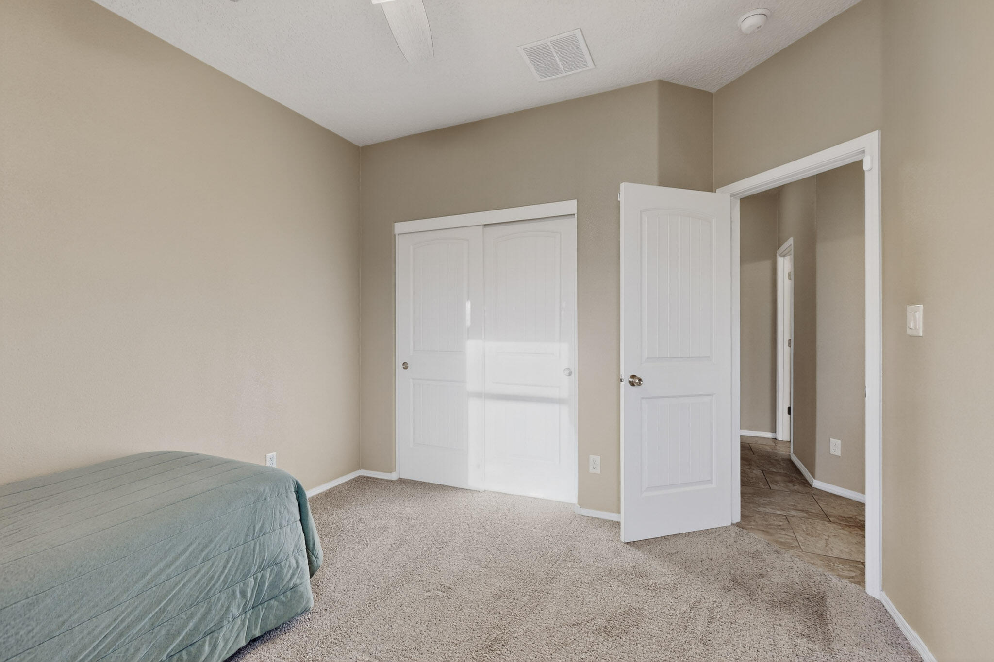 1805 Vista De Colinas Drive SE