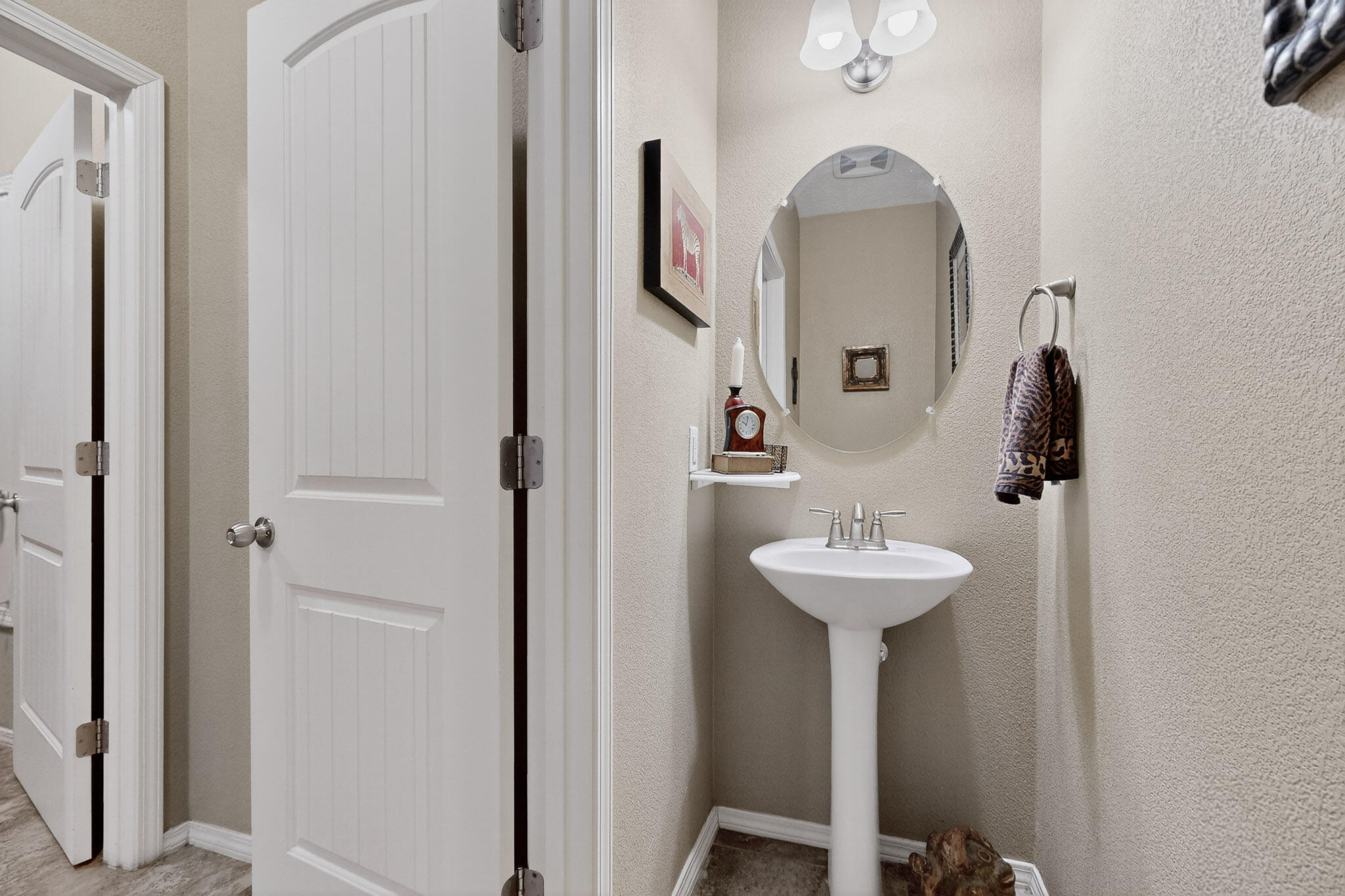 1805 Vista De Colinas Drive SE