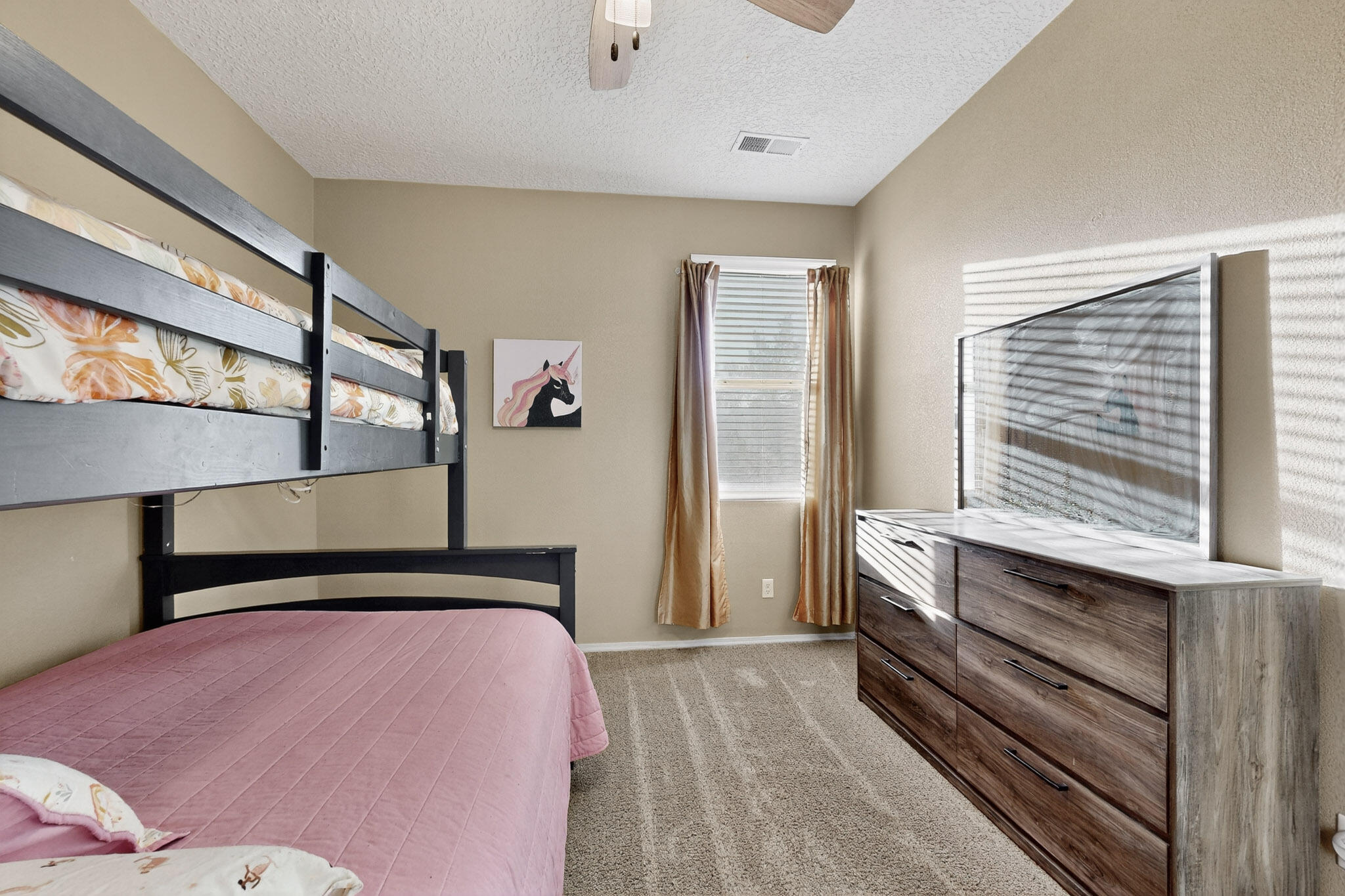 1805 Vista De Colinas Drive SE