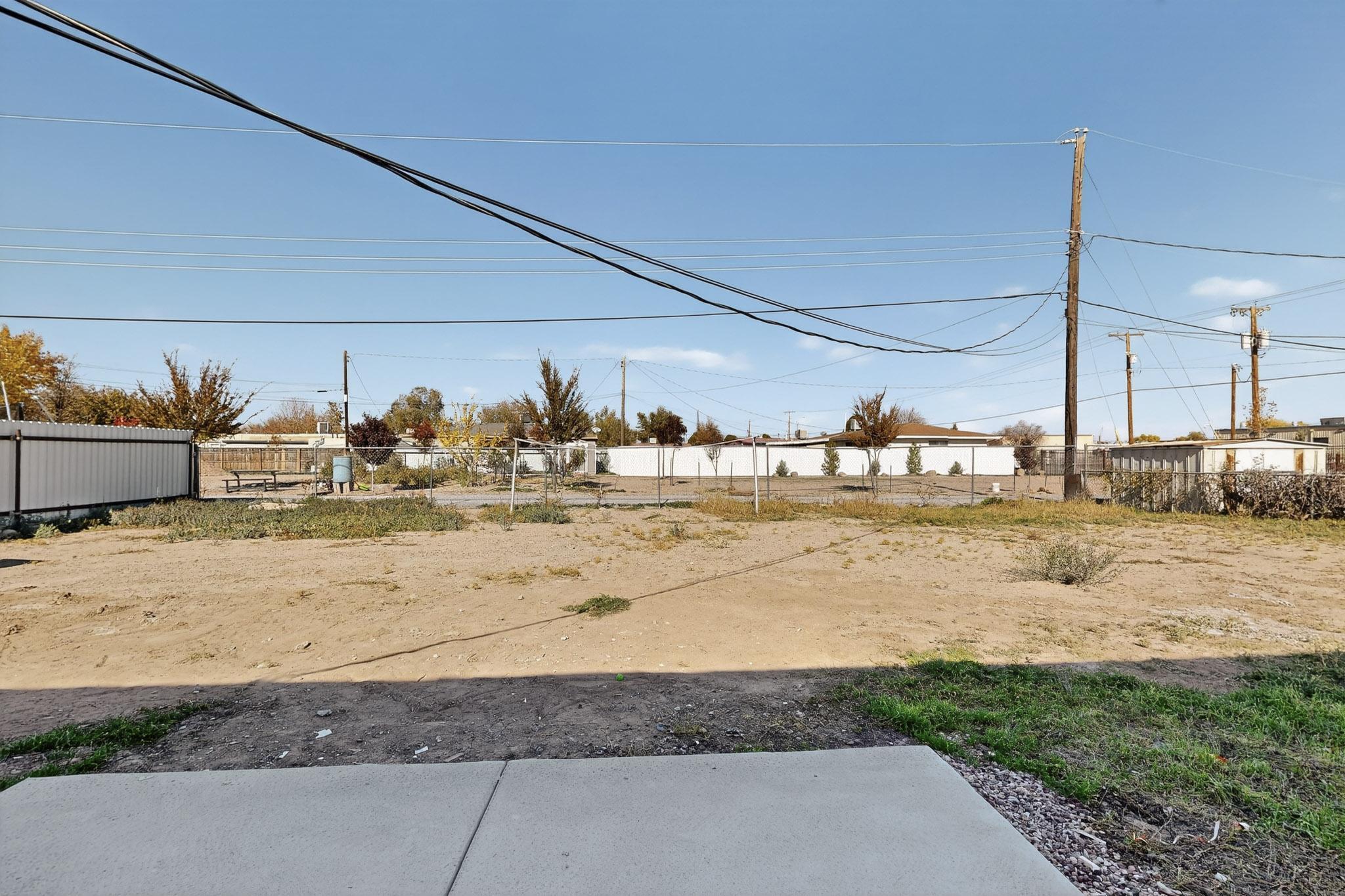 1008 W Ross Avenue