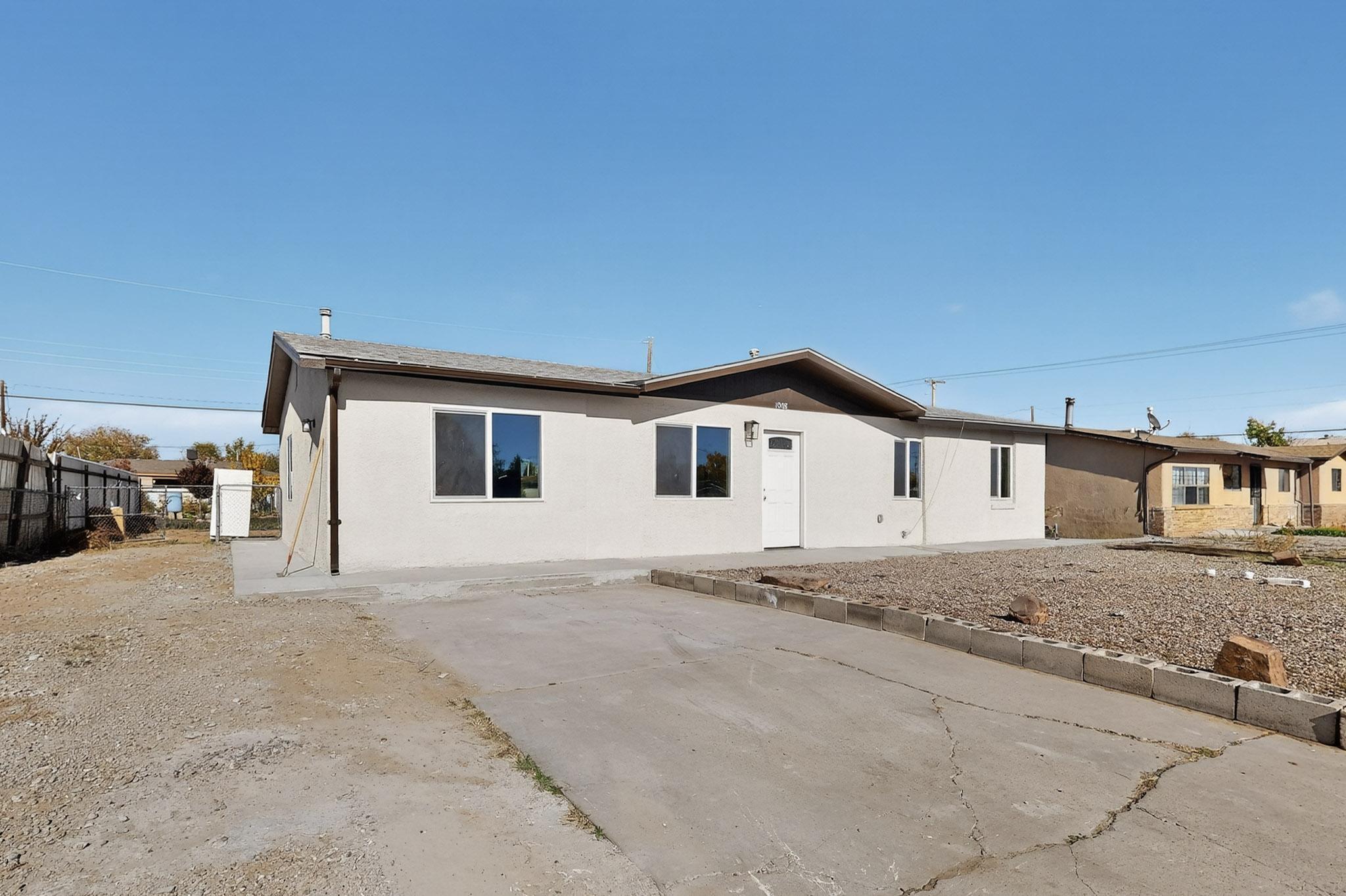 1008 W Ross Avenue
