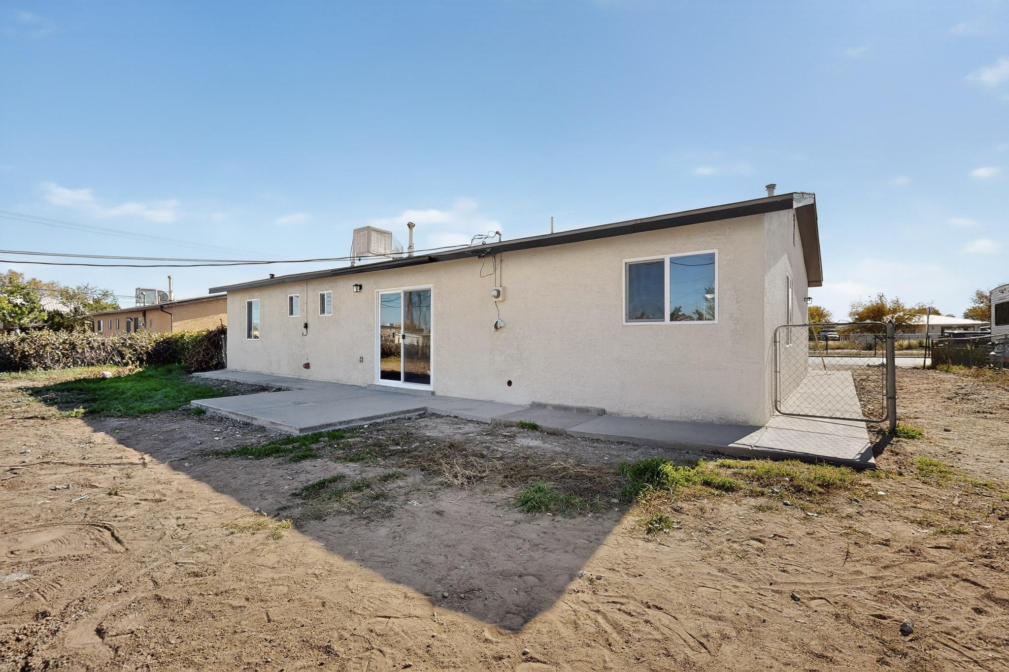 1008 W Ross Avenue