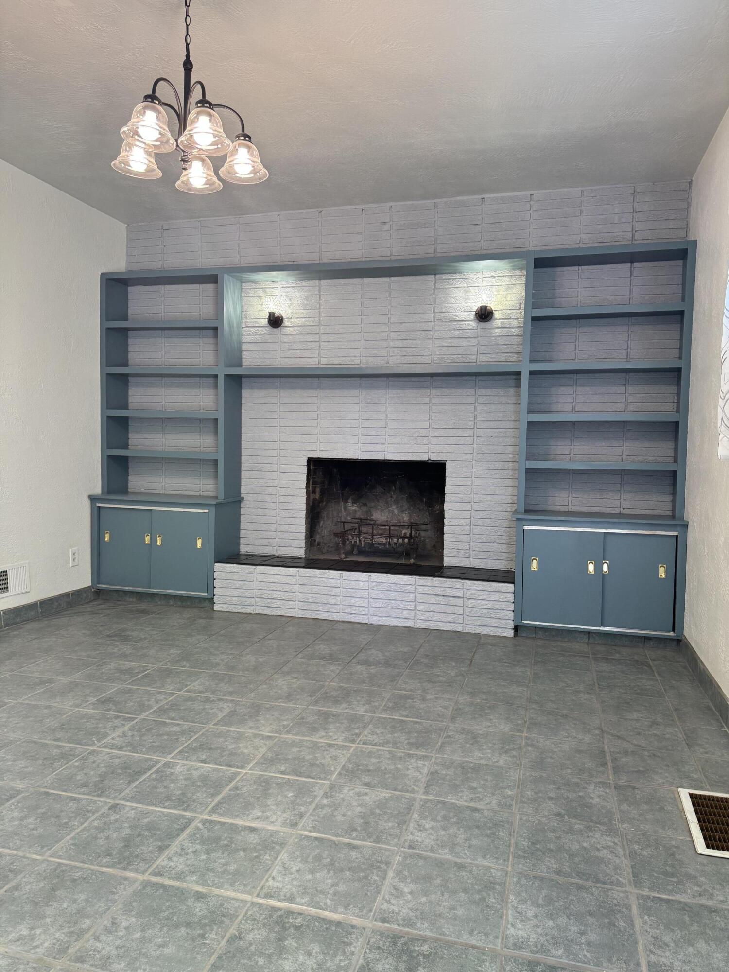 445 Graceland Drive SE