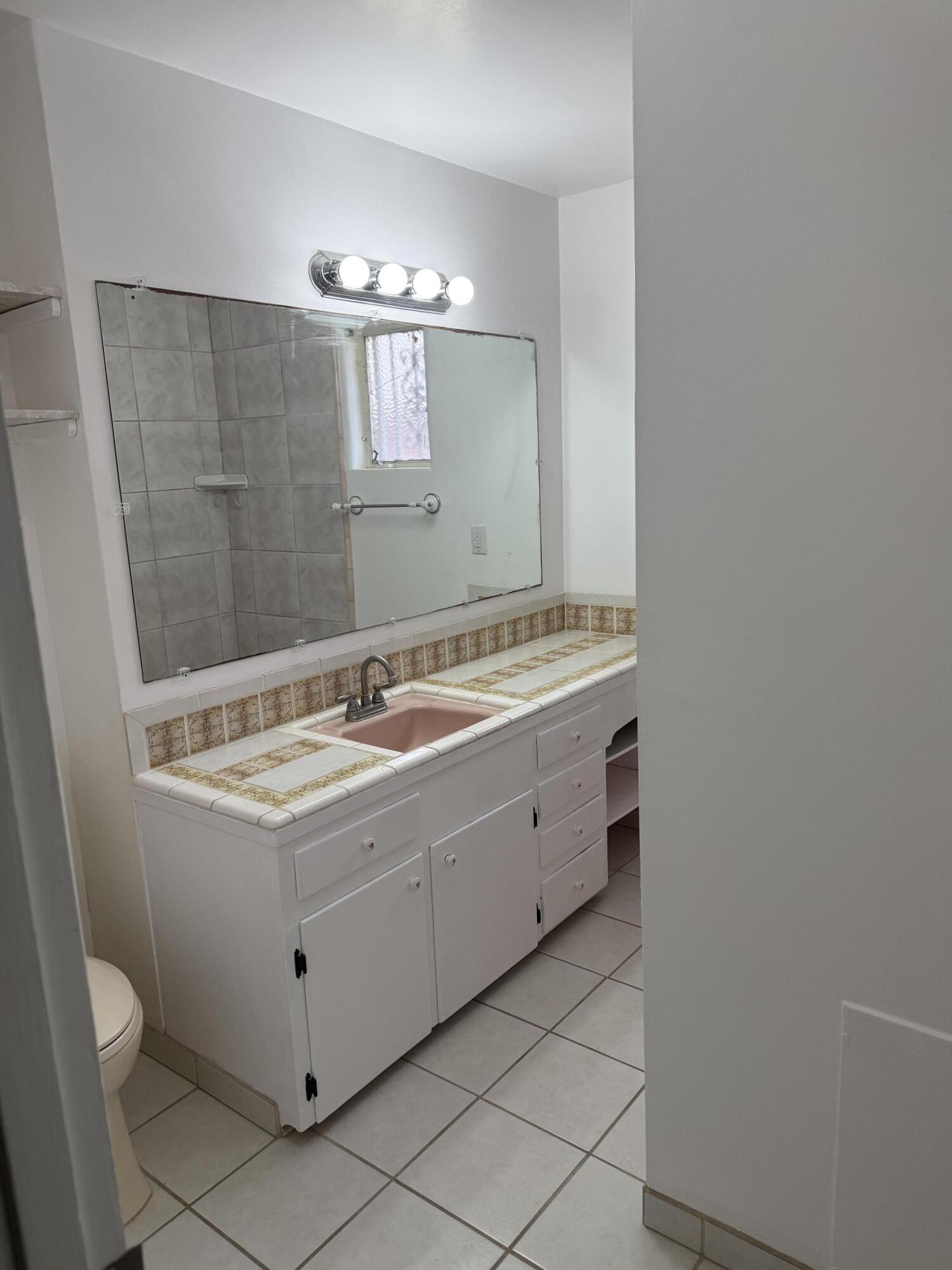 445 Graceland Drive SE