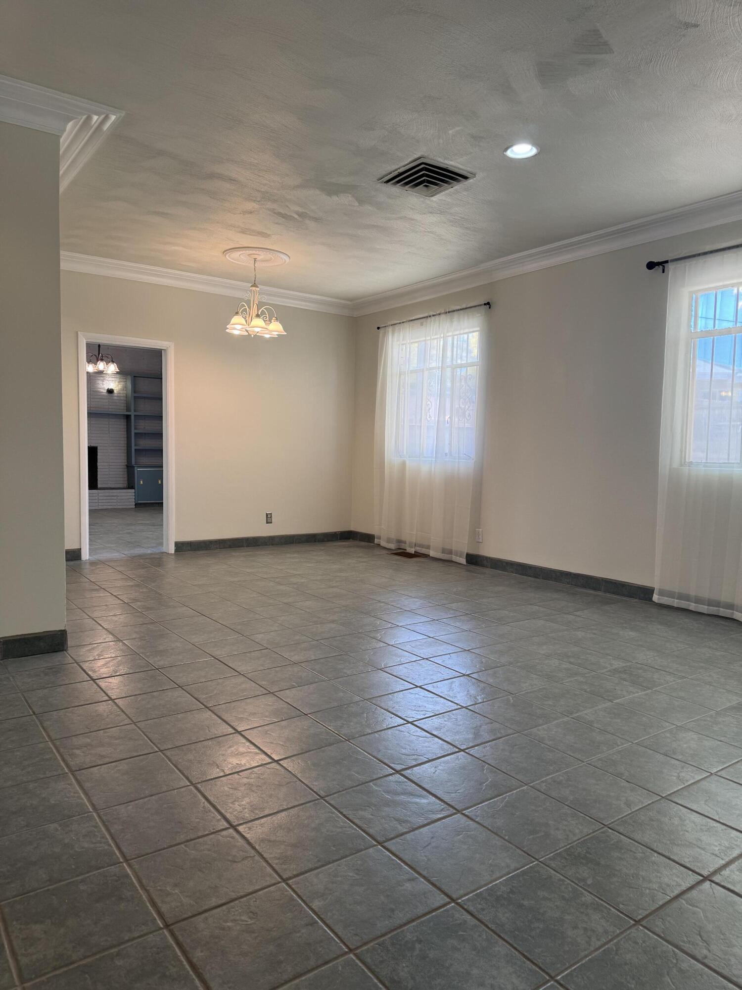 445 Graceland Drive SE