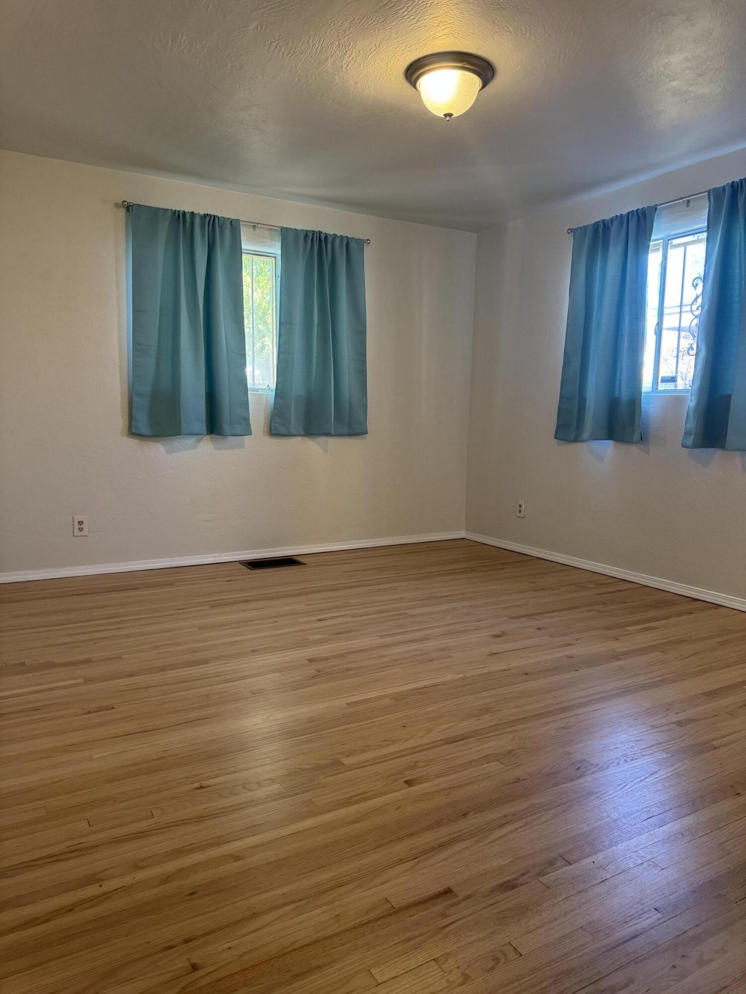 445 Graceland Drive SE