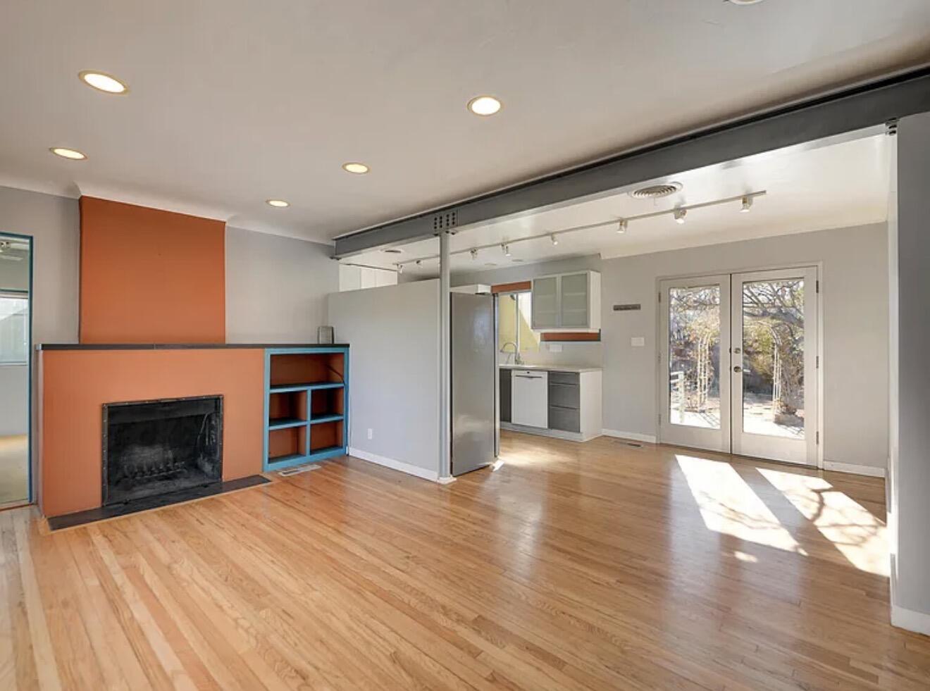 2920 Santa Clara Avenue SE