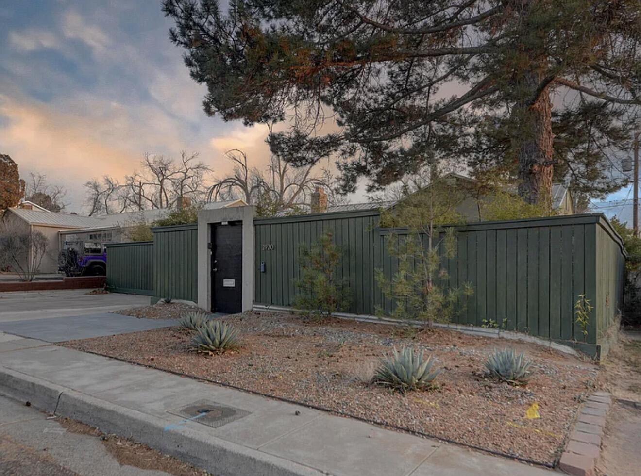 2920 Santa Clara Avenue SE