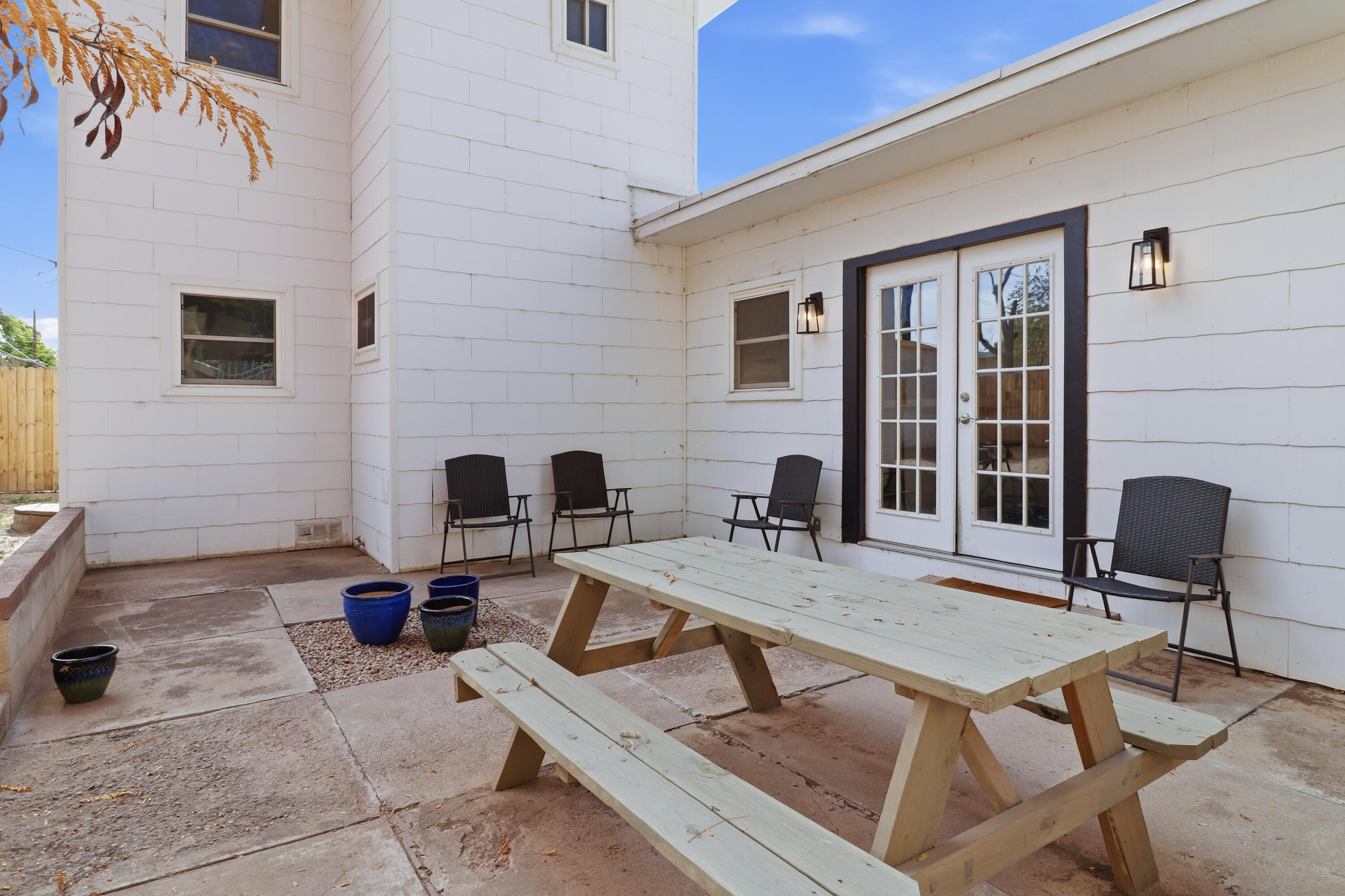 1320 Stanford Drive NE