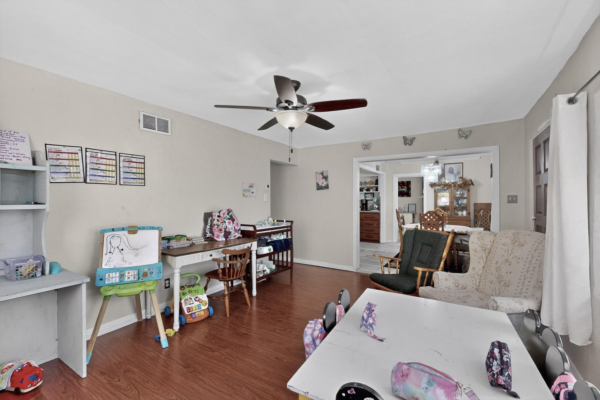 821 WHITING Road SW