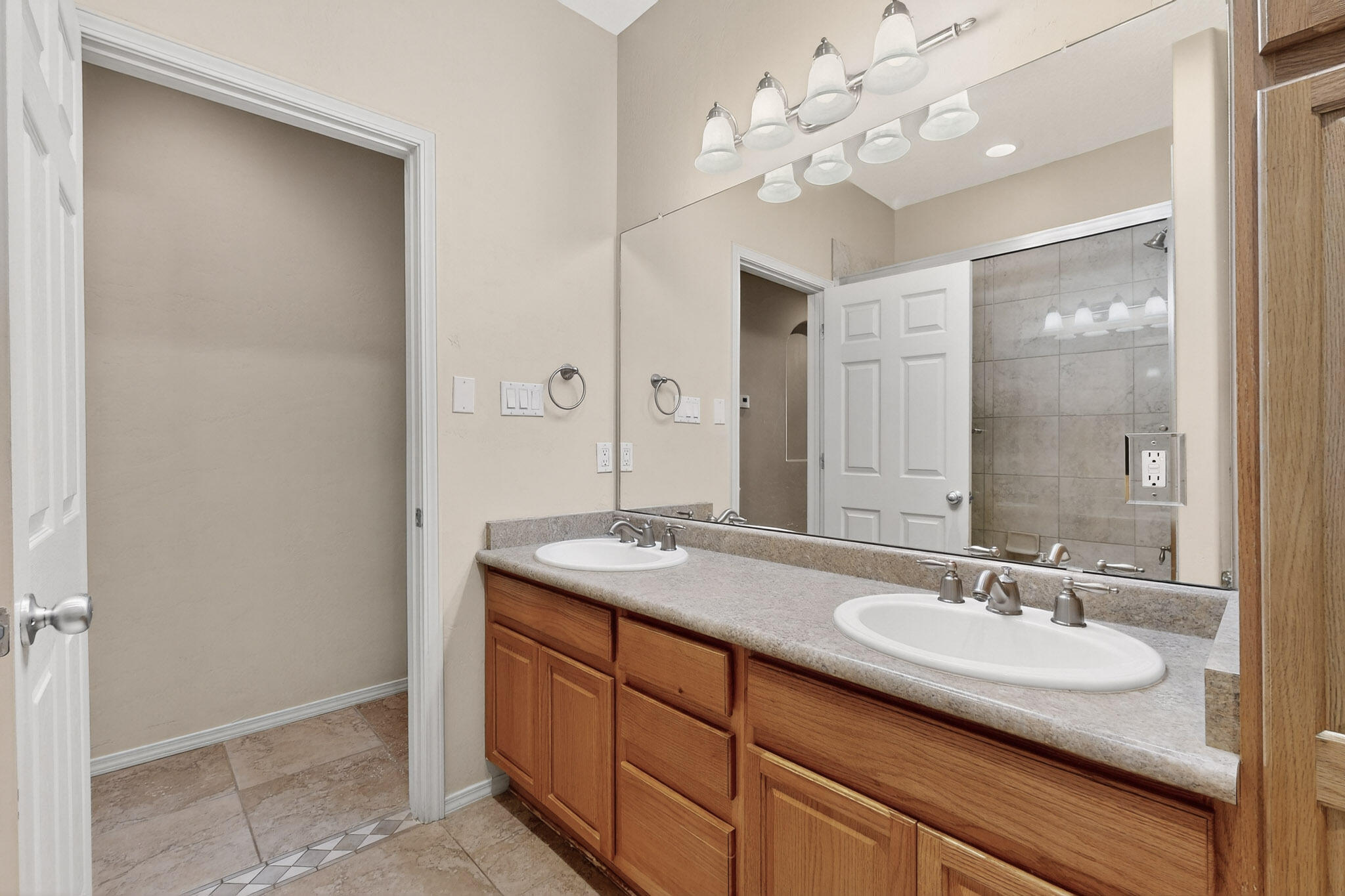 3 Evening Star Court