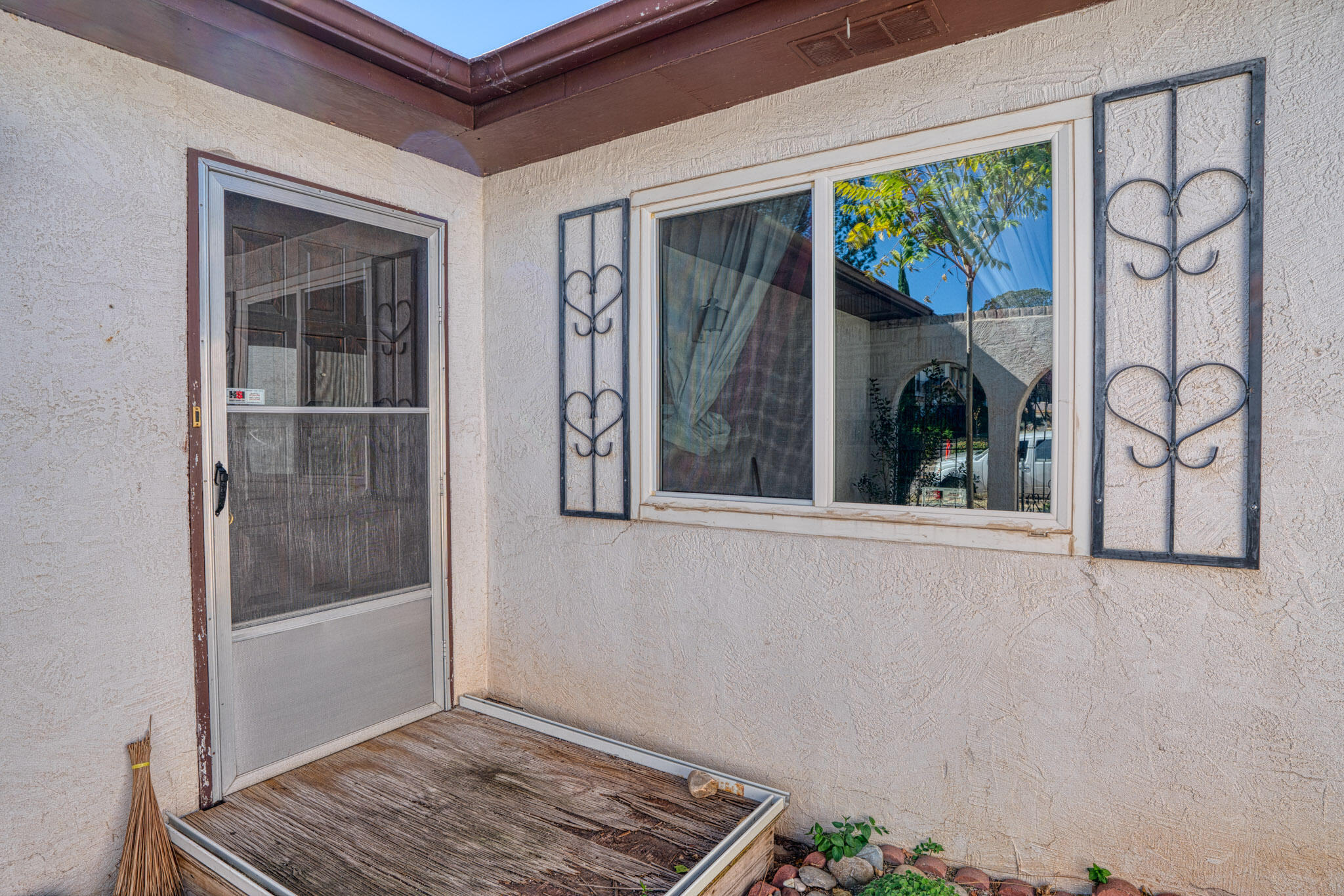 1701 Chelwood Park Boulevard NE