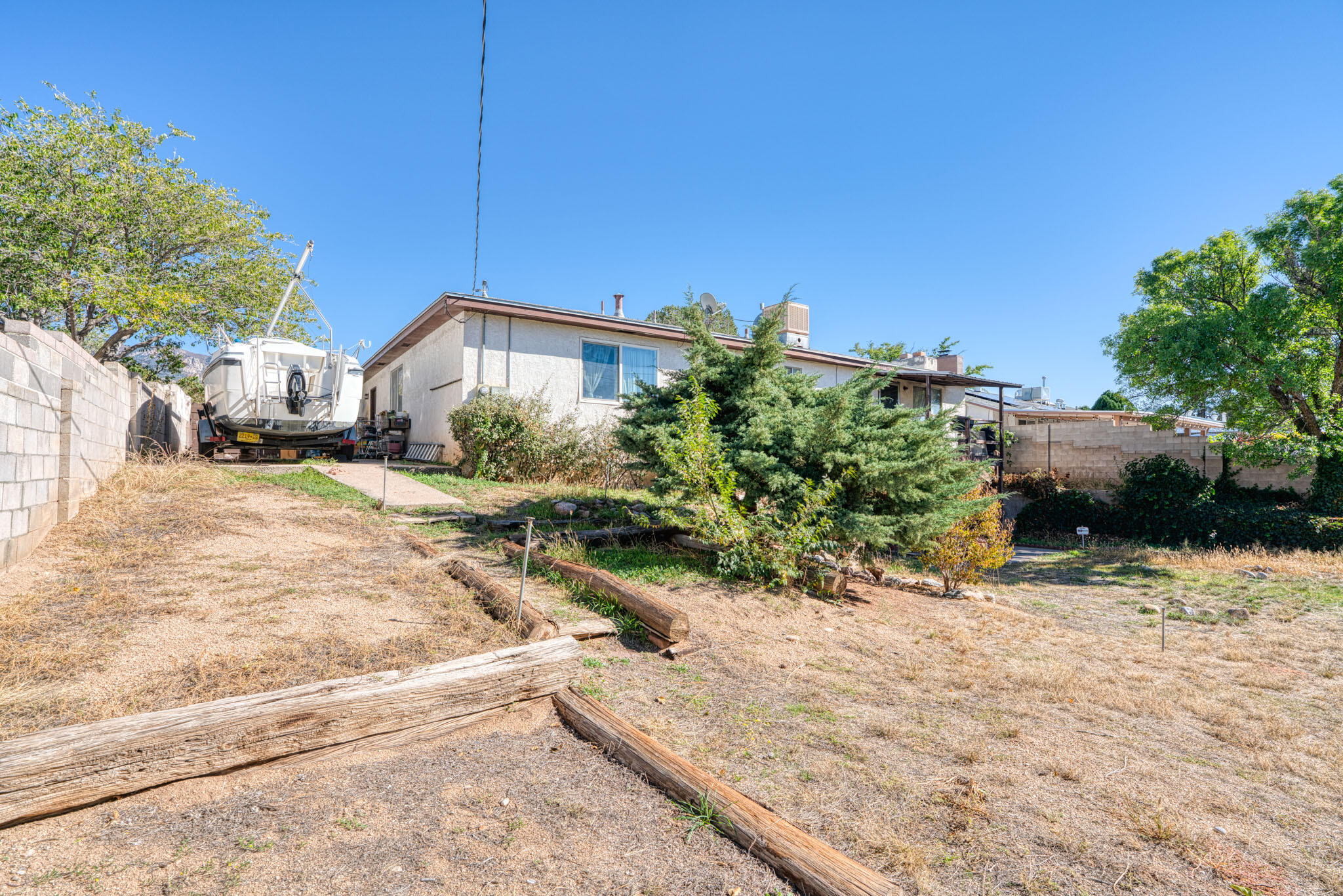 1701 Chelwood Park Boulevard NE