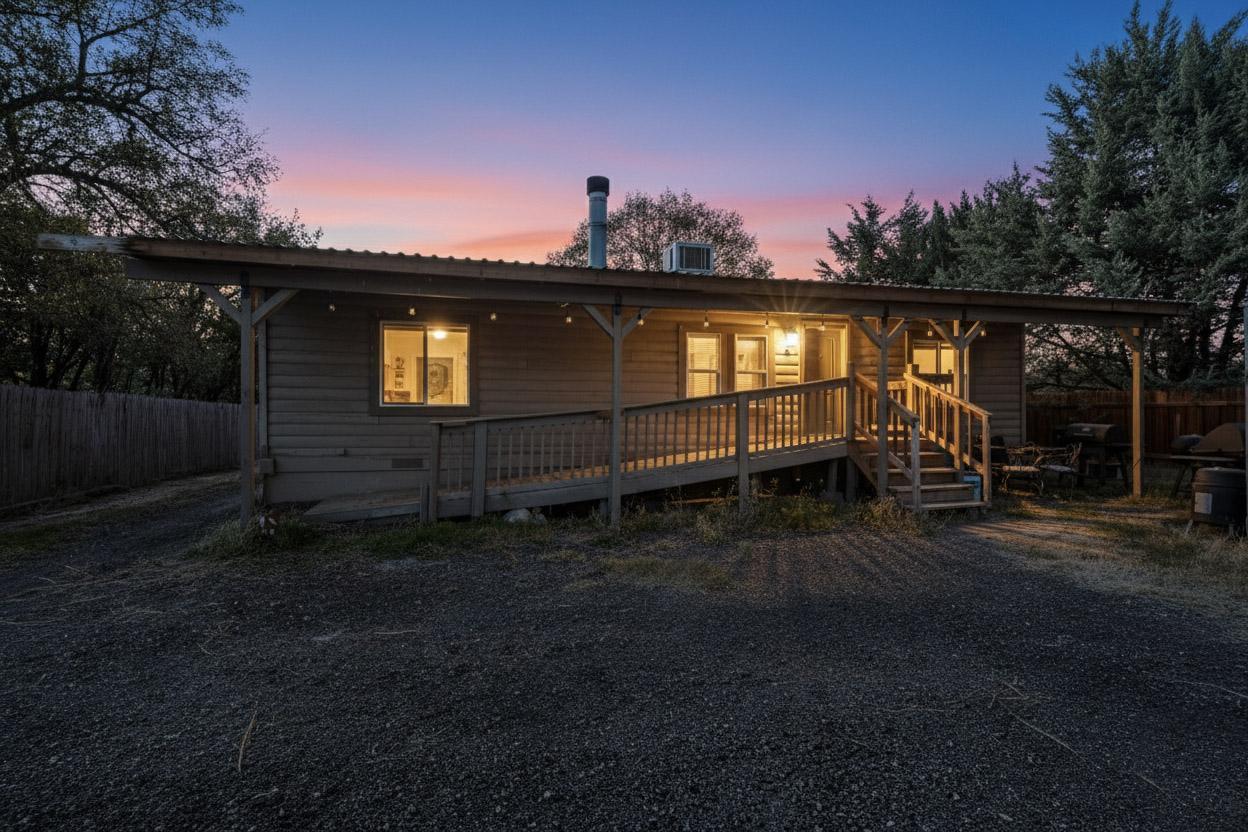 30 Camino De Los Chavez