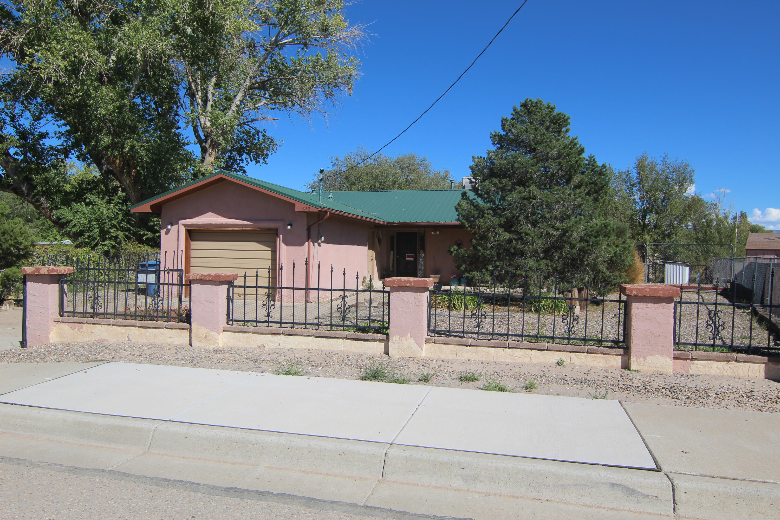 652 Helen Circle