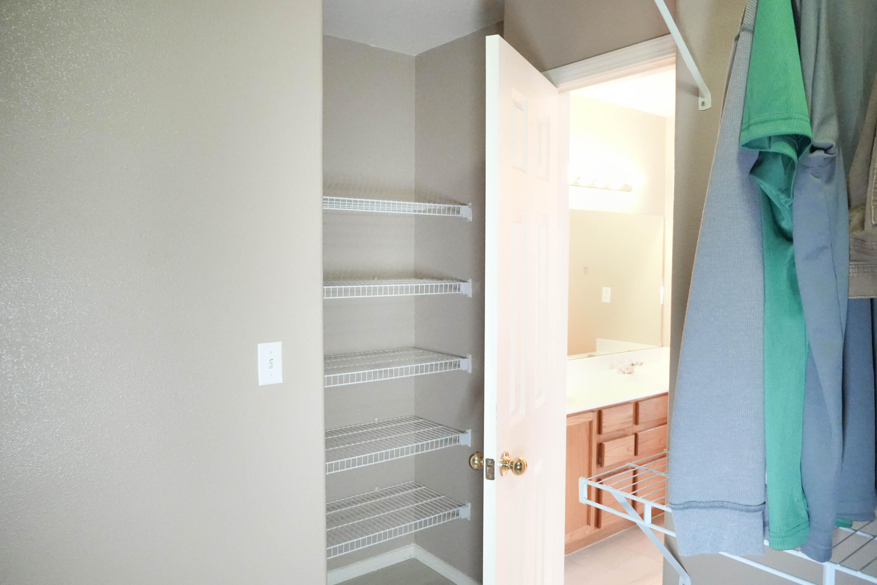 7455 Redpoll Road NW