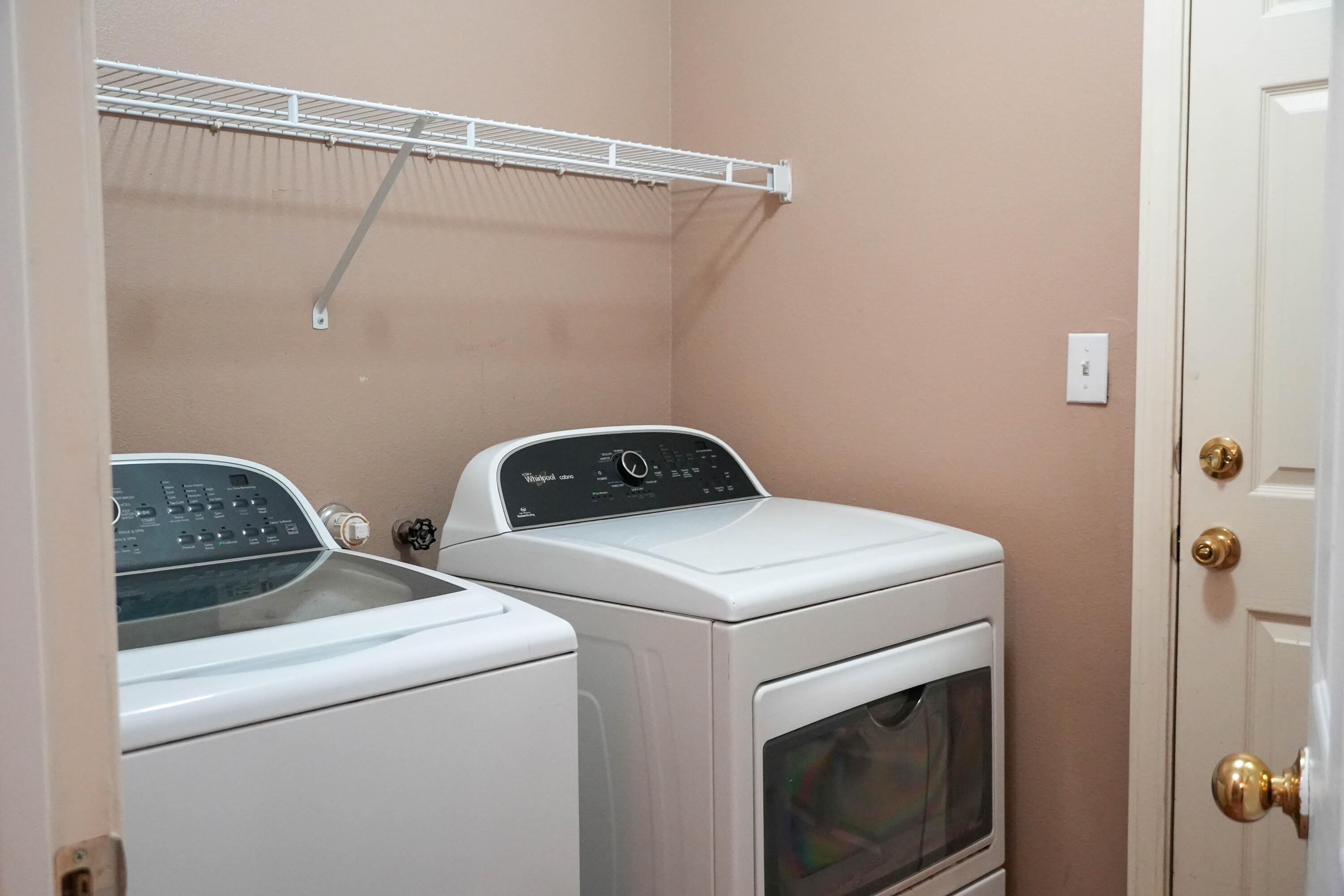 7455 Redpoll Road NW