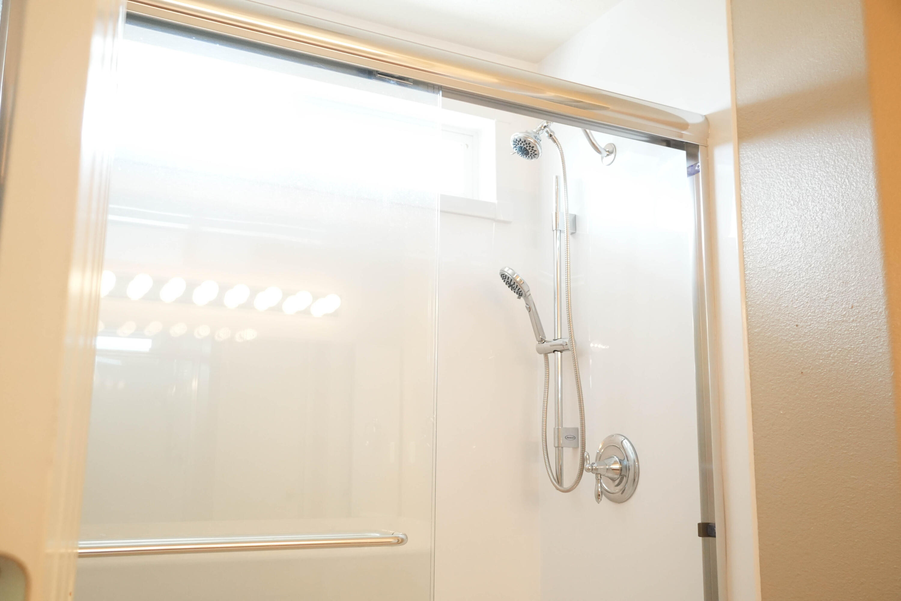 7455 Redpoll Road NW