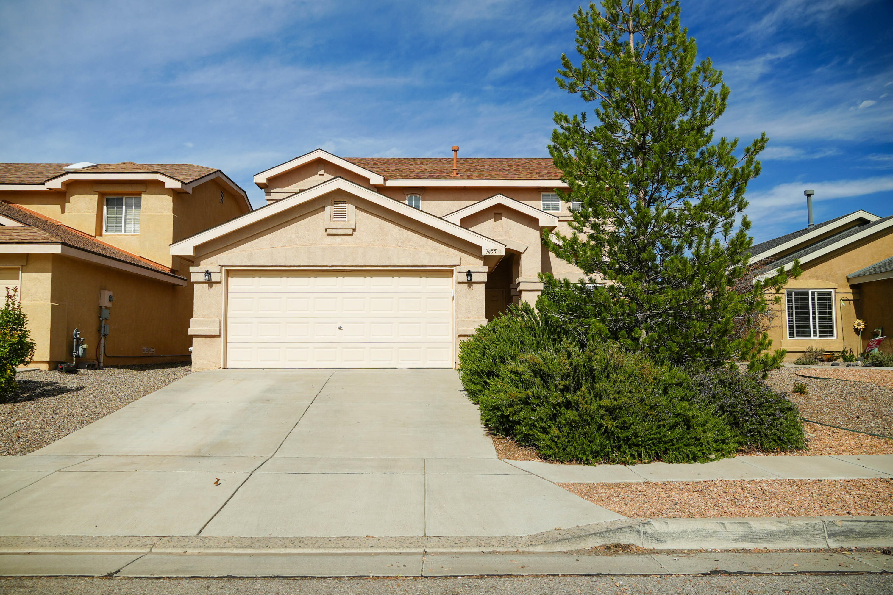 7455 Redpoll Road NW