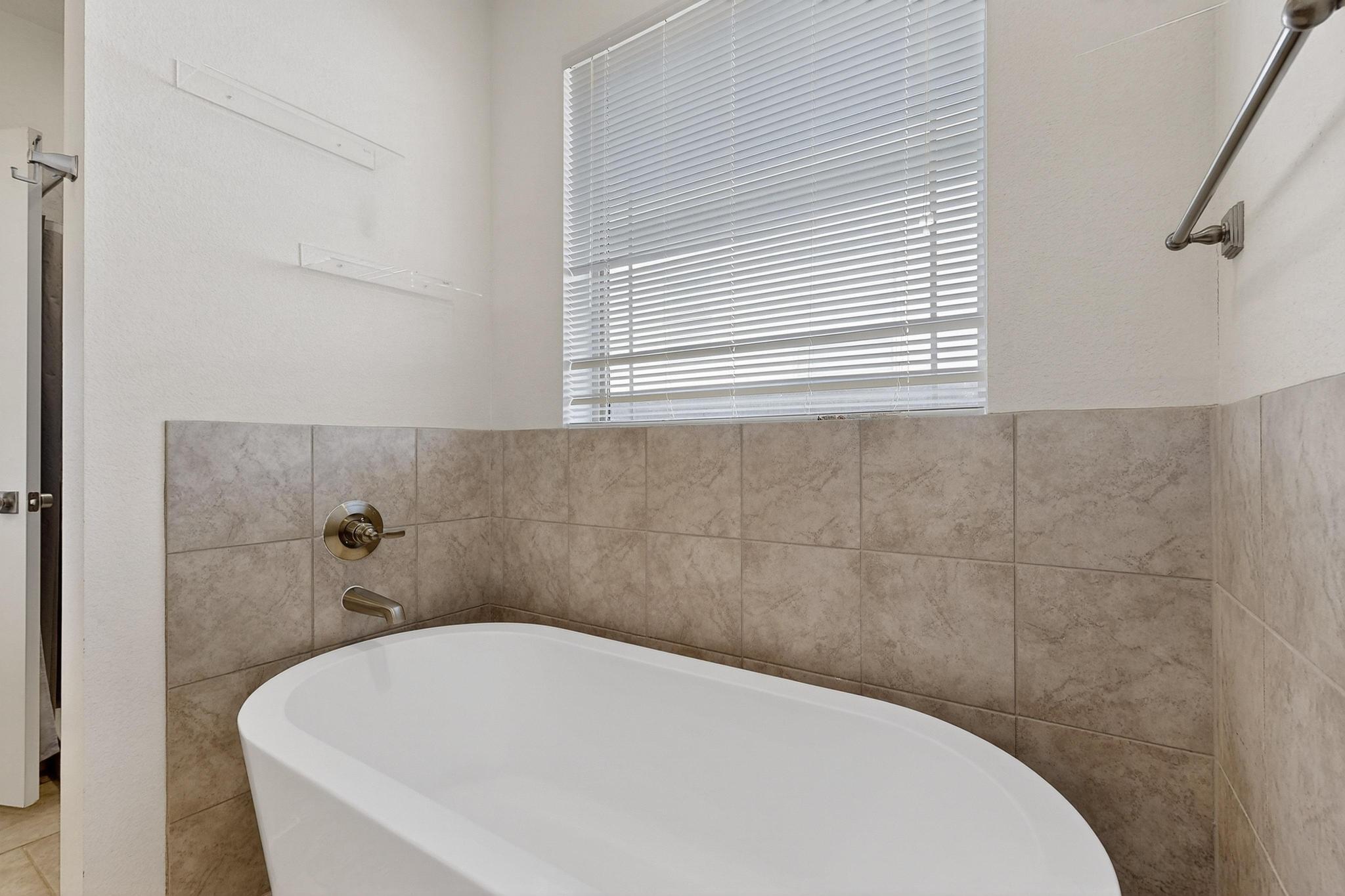 2634 Camino Plata Loop NE