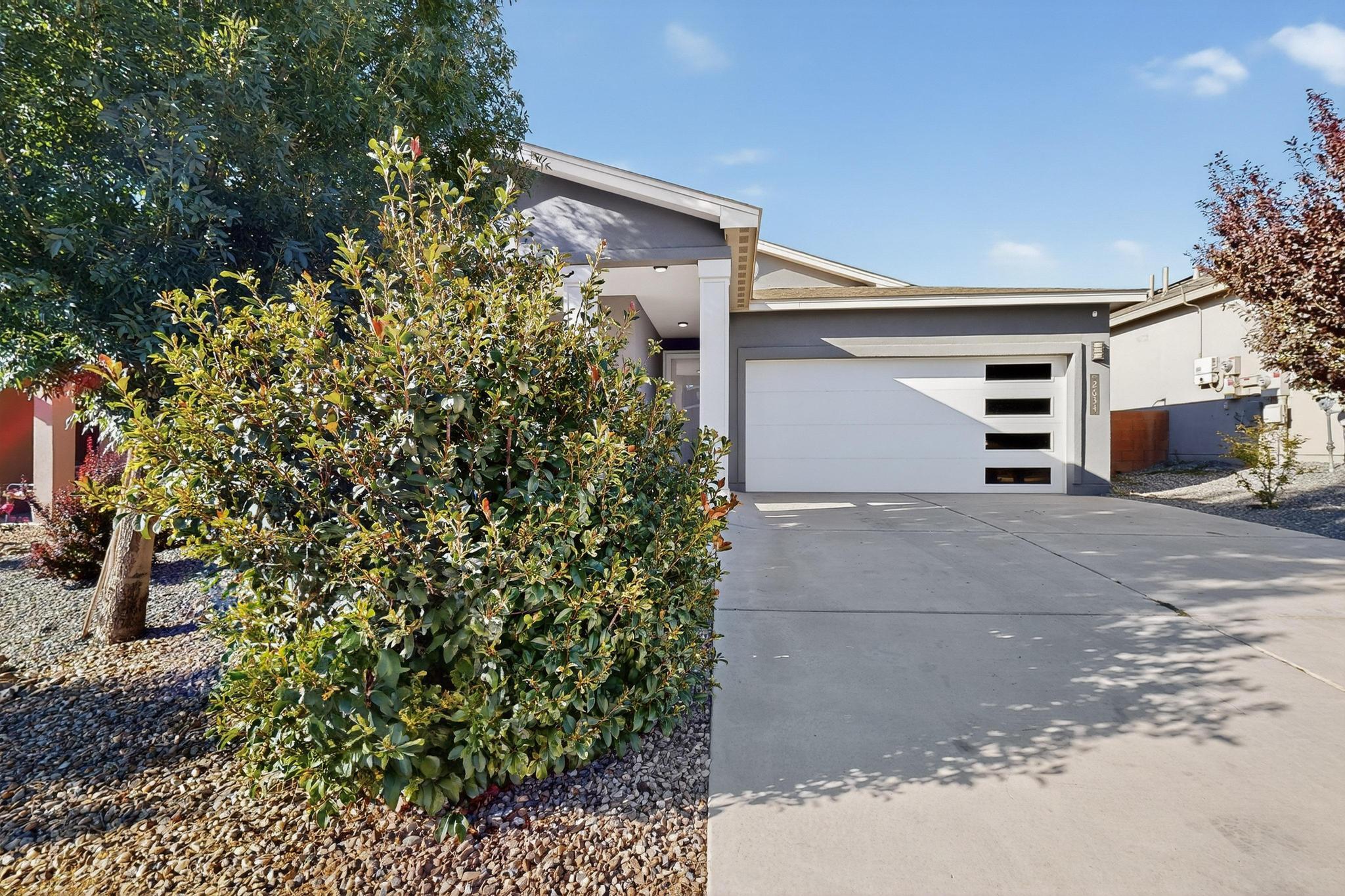 2634 Camino Plata Loop NE