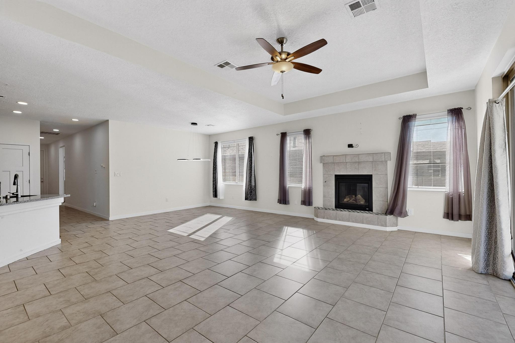 2634 Camino Plata Loop NE