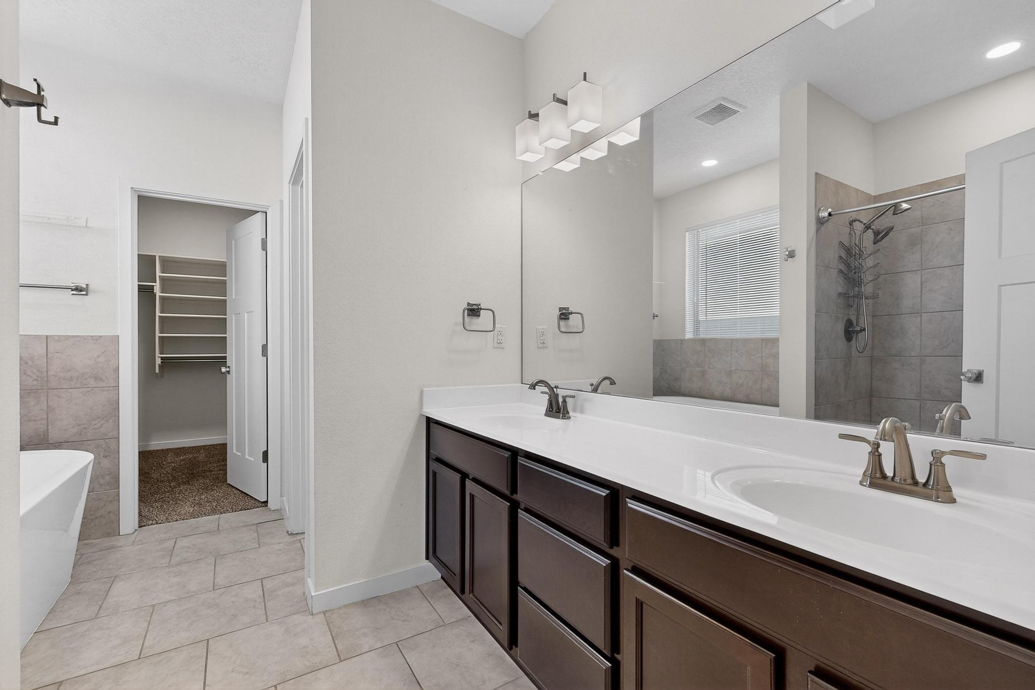 2634 Camino Plata Loop NE