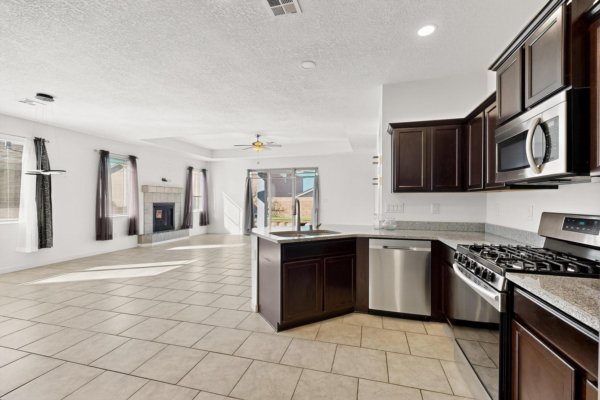 2634 Camino Plata Loop NE